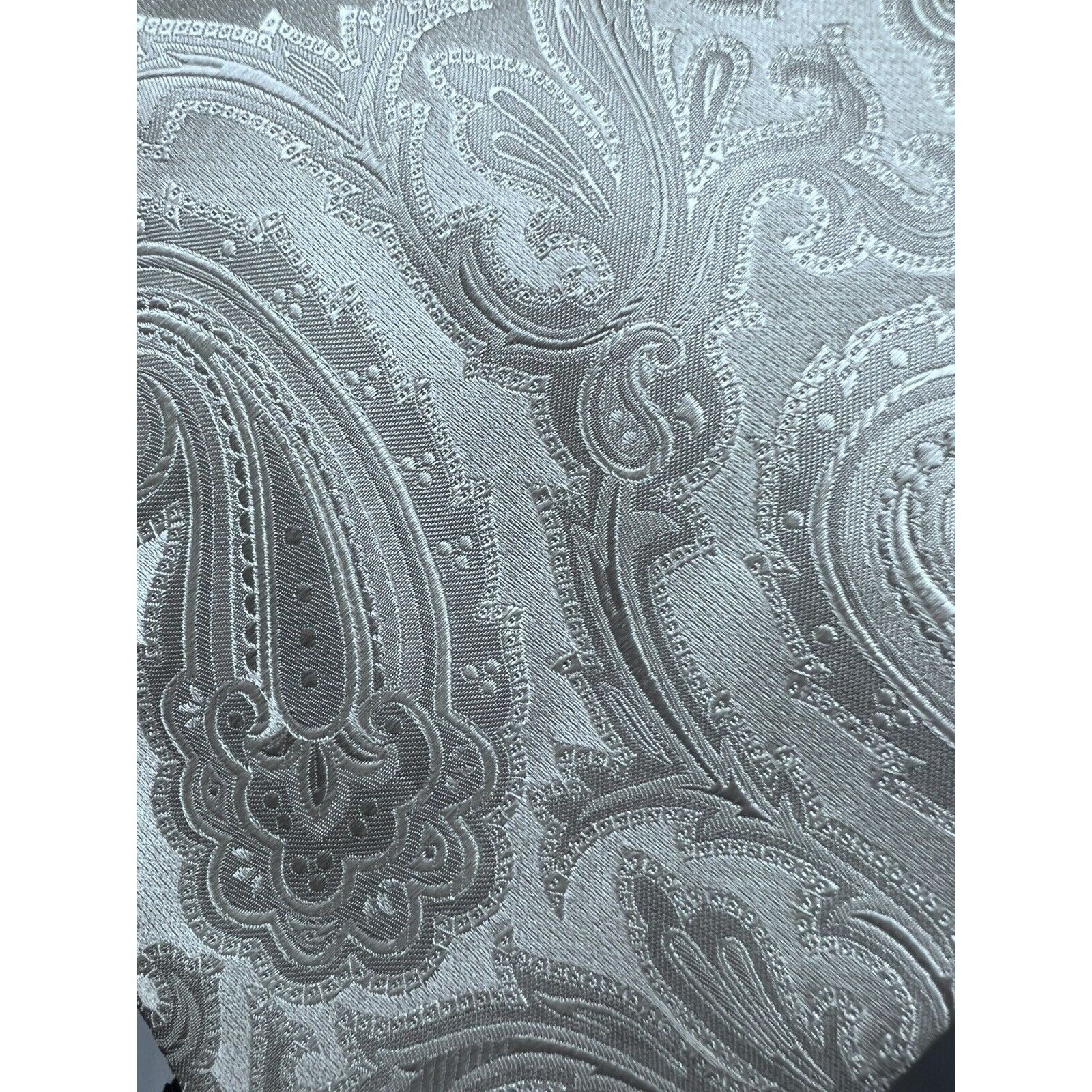 Donald Trump DONALD J TRUMP MEN'S TIE SILVER/PAISLEY Width 4” Length: 58. Size ONE SIZE - 6 Thumbnail