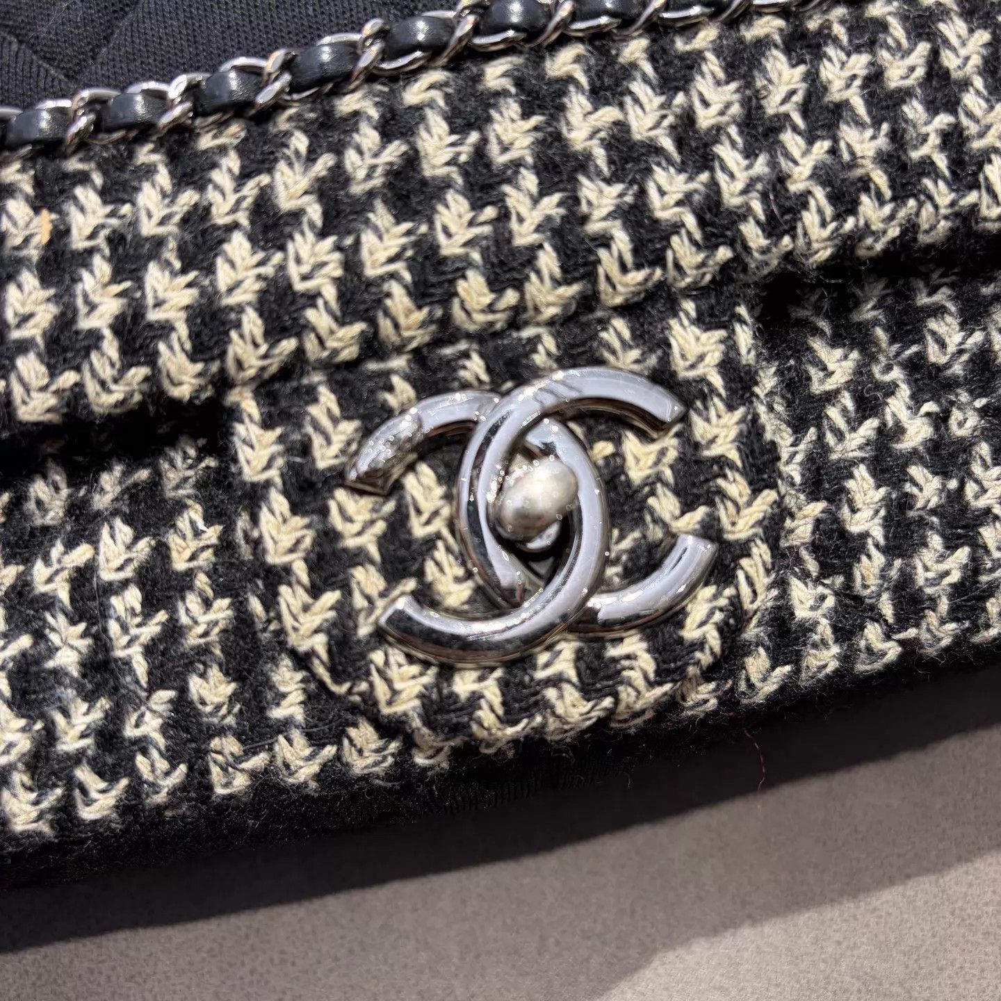 Chanel CHANEL CF Black Silver Tweed Houndstooth Chain Bag Size ONE SIZE - 2 Thumbnail