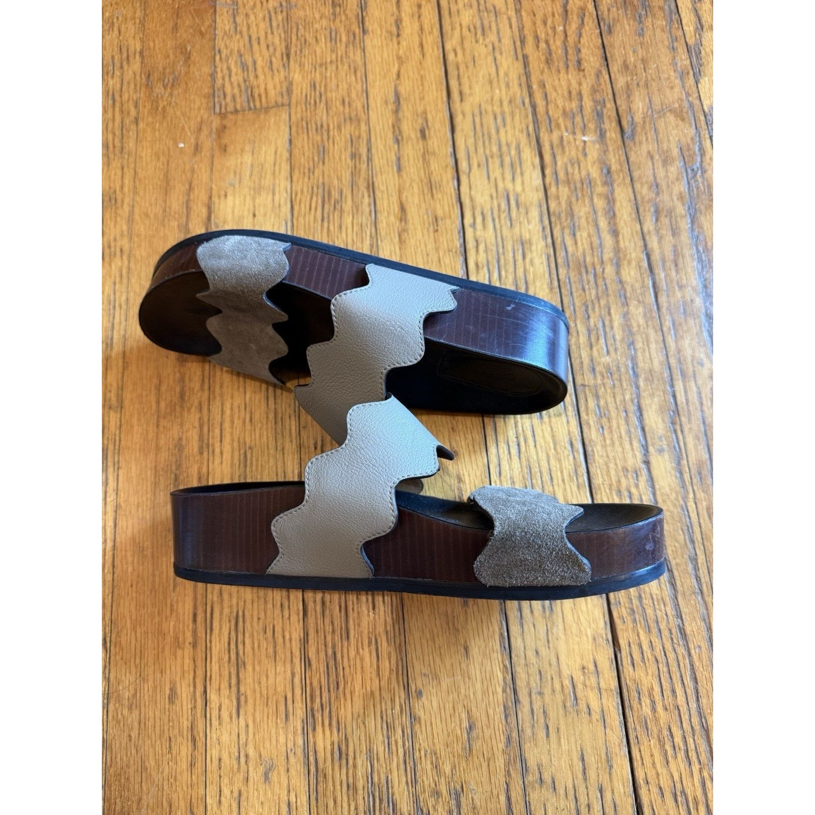 Chloe Authentic Chloe Carrara Scalloped slide sandal Gray Size 37 Size US 7 / IT 37 - 3 Thumbnail