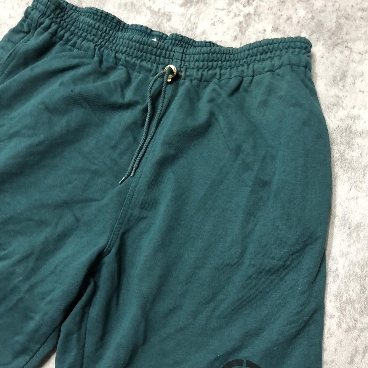 Reebok Reebok green shorts with embroidered logo Size US 32 / EU 48 - 2 Thumbnail