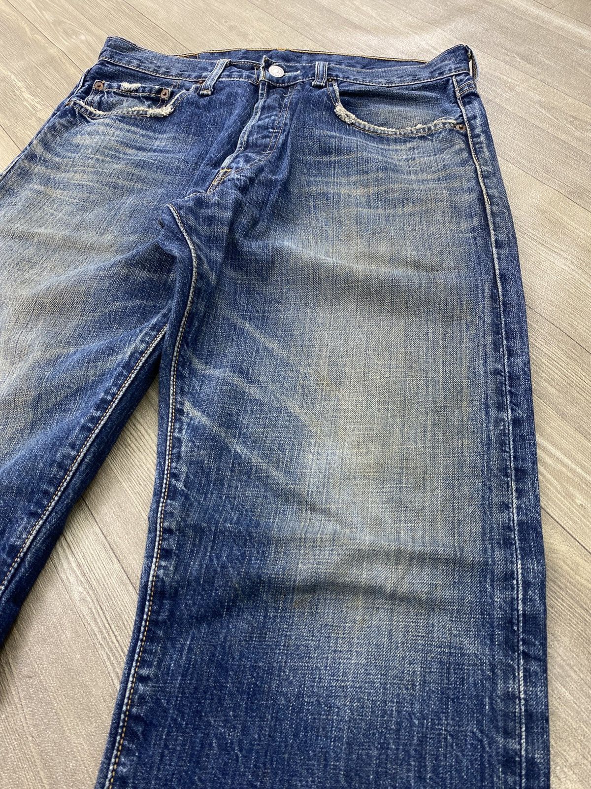 Levi's Vintage Clothing 00s Vintage Levis 501 Distressed Straight 32x33 Faded Jeans Size US 30 / EU 46 - 6 Thumbnail