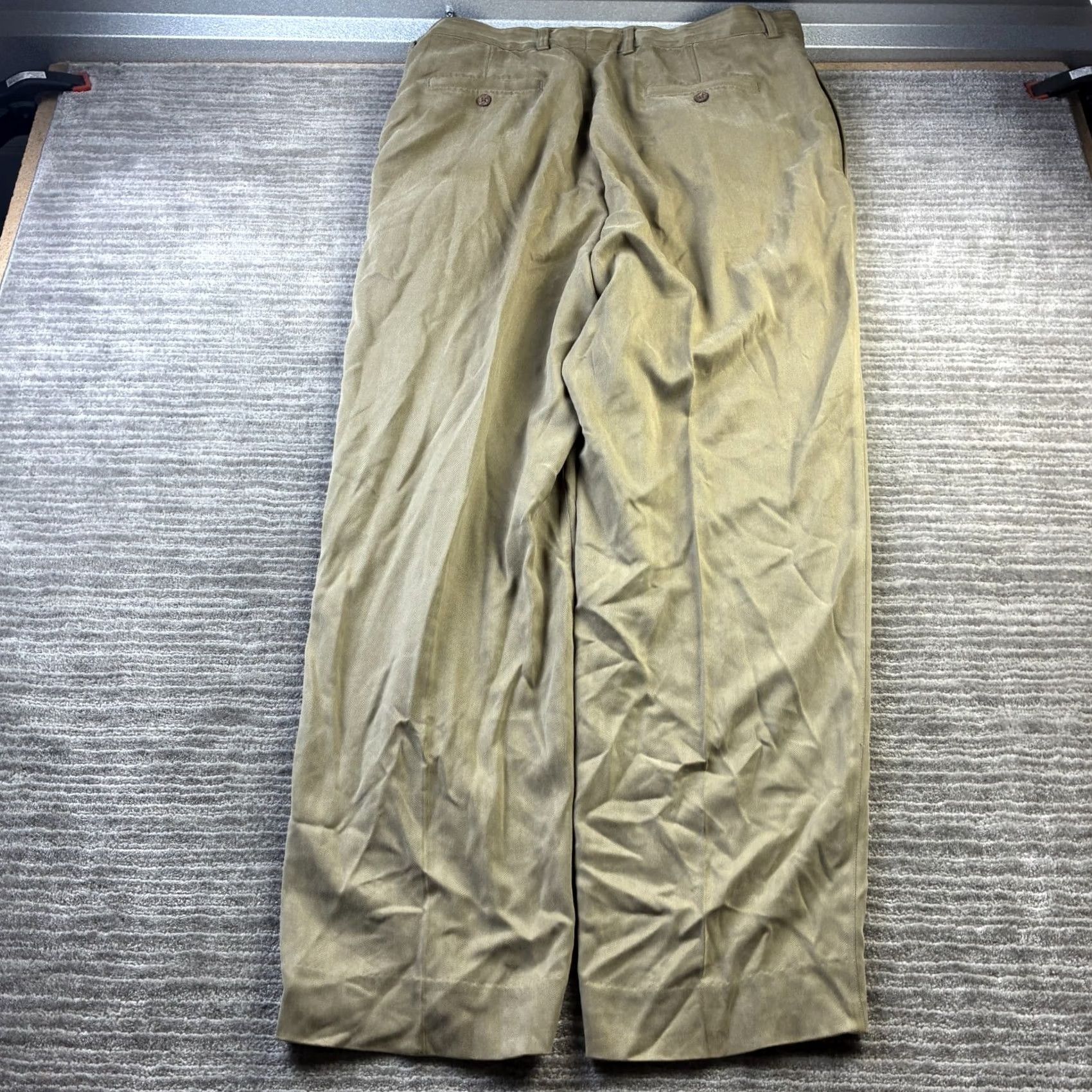 Tommy Bahama Tommy Bahama Pants Mens 38x30 Beige Tan Silk Pleated Chino Slacks Trousers Size US 38 / EU 54 - 2 Thumbnail