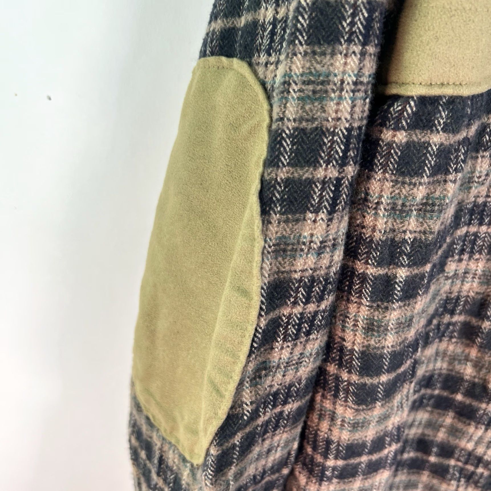 Vintage Woolrich Shirt Mens Plaid Flannel Shooting Patch 2XL Tan/Black Size US XXL / EU 58 / 5 - 3 Thumbnail