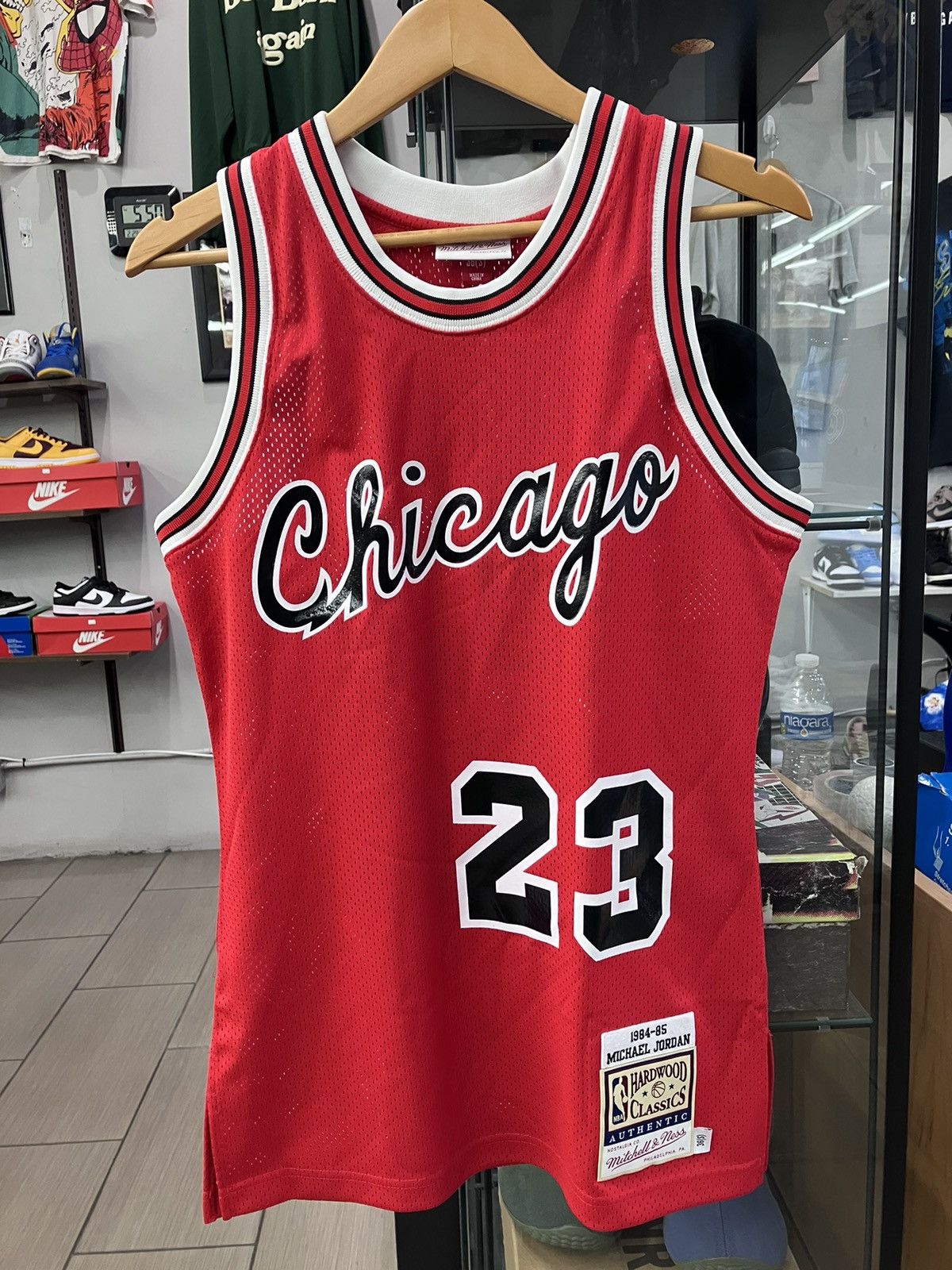 Image of Mitchell Ness Mitchell & Ness Bulls 84-85 Jordan (Authentic) Jersey Small in Red, Men's