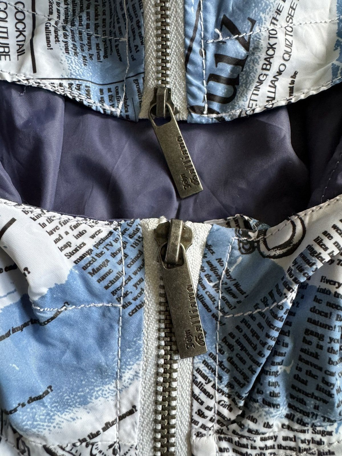 John Galliano John Galliano Iconic Newspaper Print Hooded Jacket Size US XXS / EU 40 - 5 Thumbnail