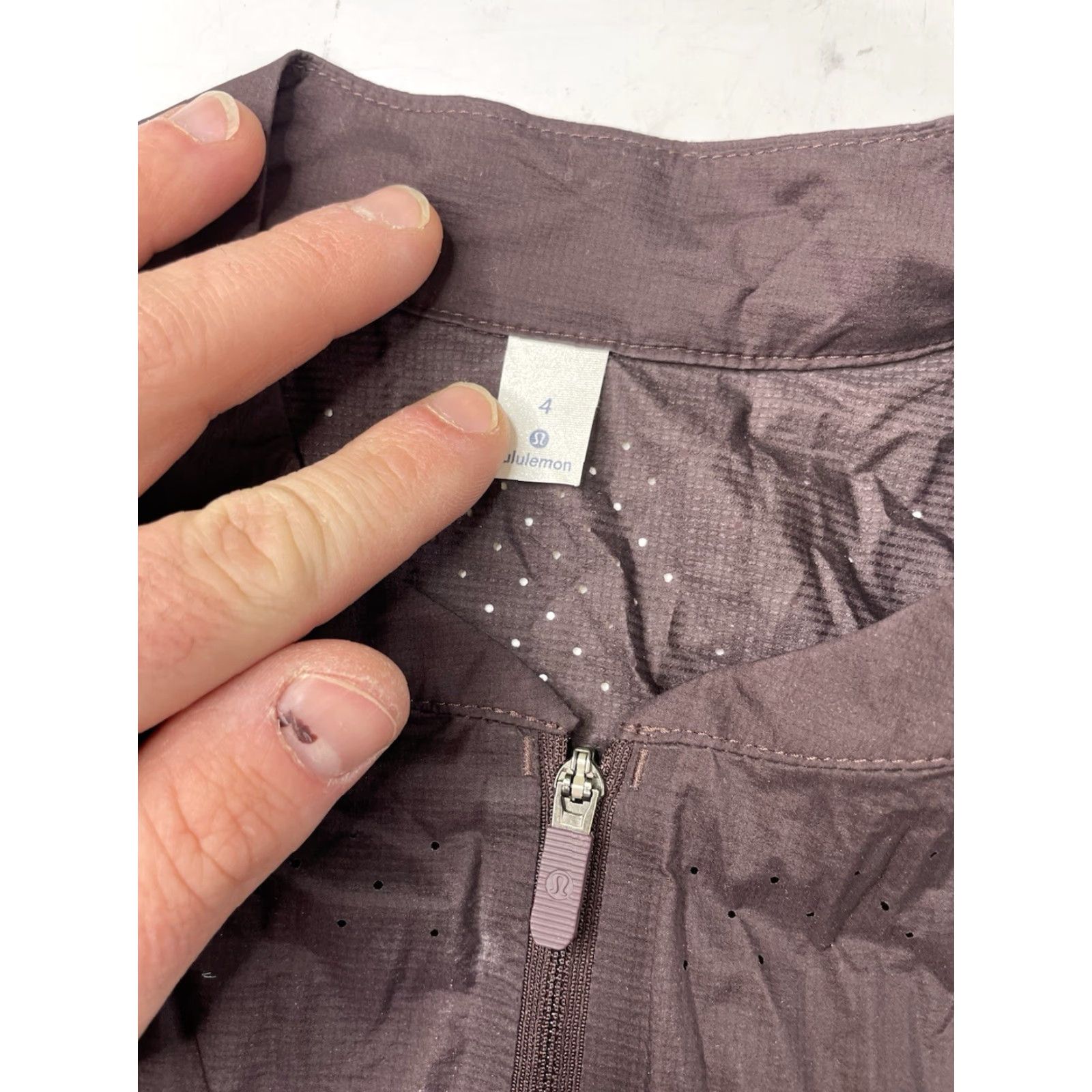 Lululemon Lululemon Like The Wind Vest Size 4 Purple Windbreaker Packable Lightweight Water Resistant Zipped Pockets Womens Size S / US 4 / IT 40 - 2 Thumbnail
