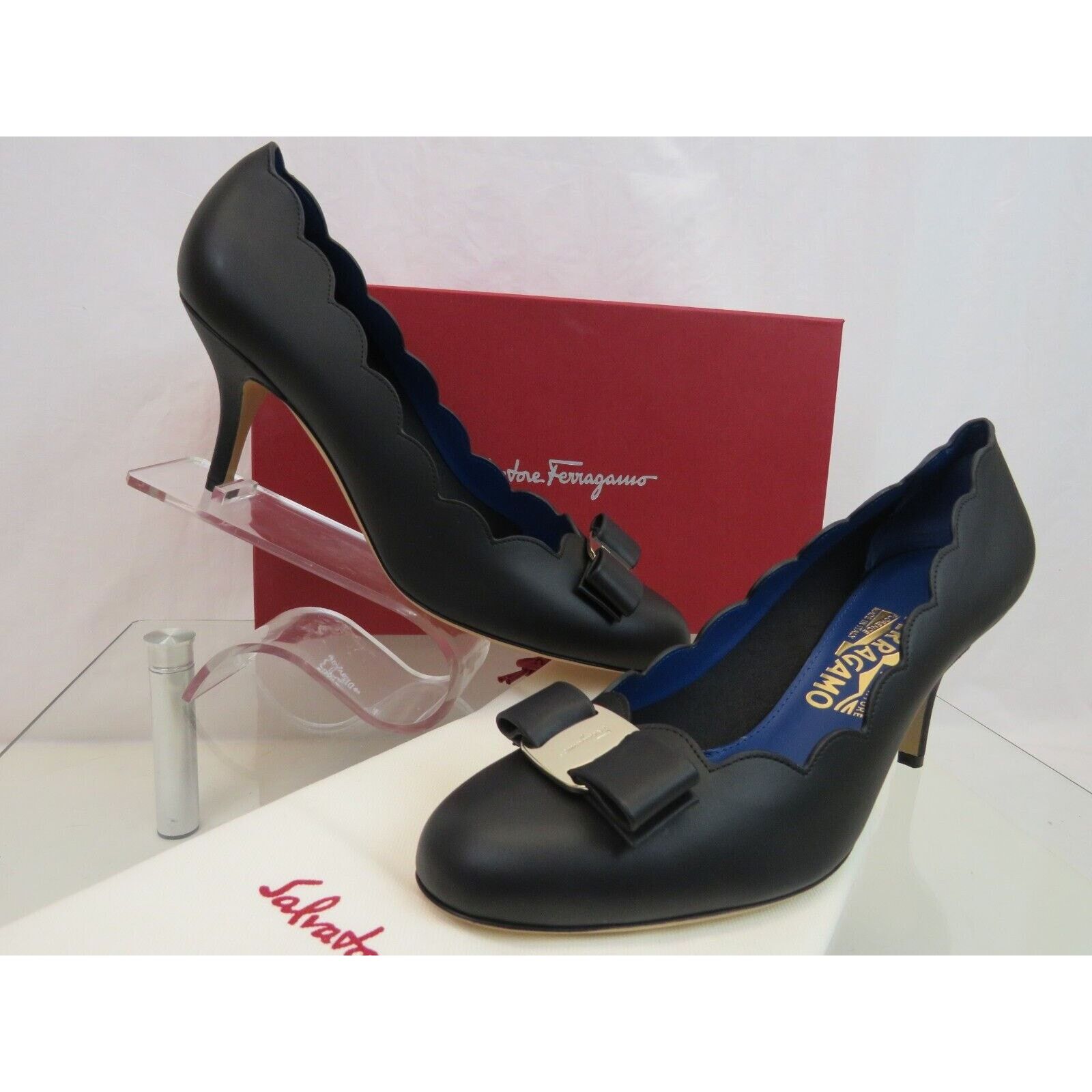 Salvatore Ferragamo CARLA SHELL BLACK LEATHER GOLD LOGO VARA BOW LOW PUMPS 9.5 B Size US 9.5 / IT 39.5 - 2 Thumbnail