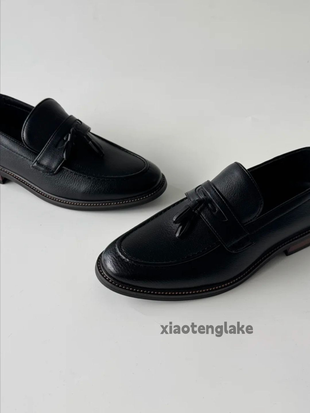 Vintage Unisex outdoor slip on tassel loafer shoes Size US 10 / EU 43 - 6 Thumbnail