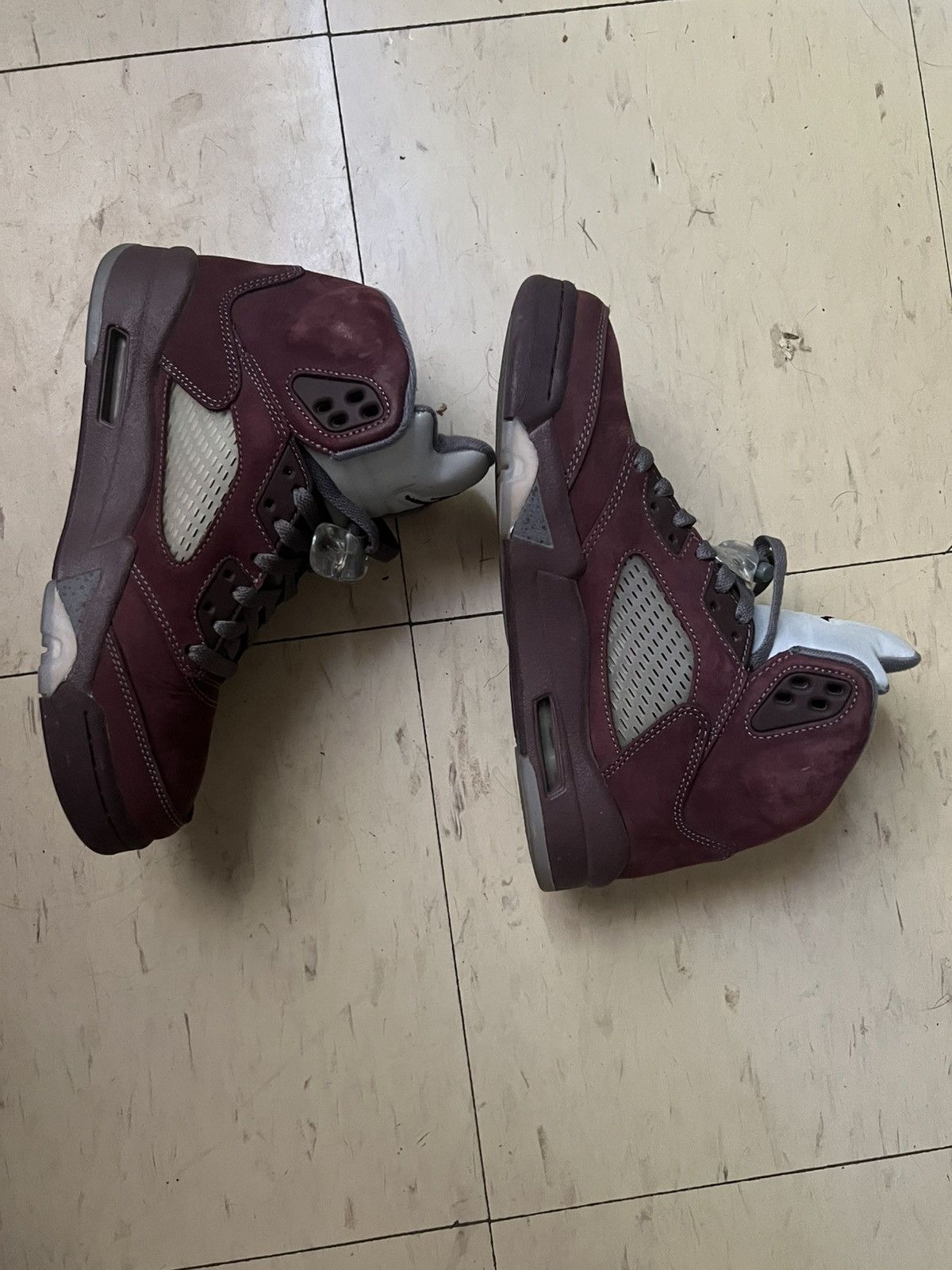 Jordan Brand Air Jordan Burgundy 5 Size US 7 / EU 40 - 2 Thumbnail