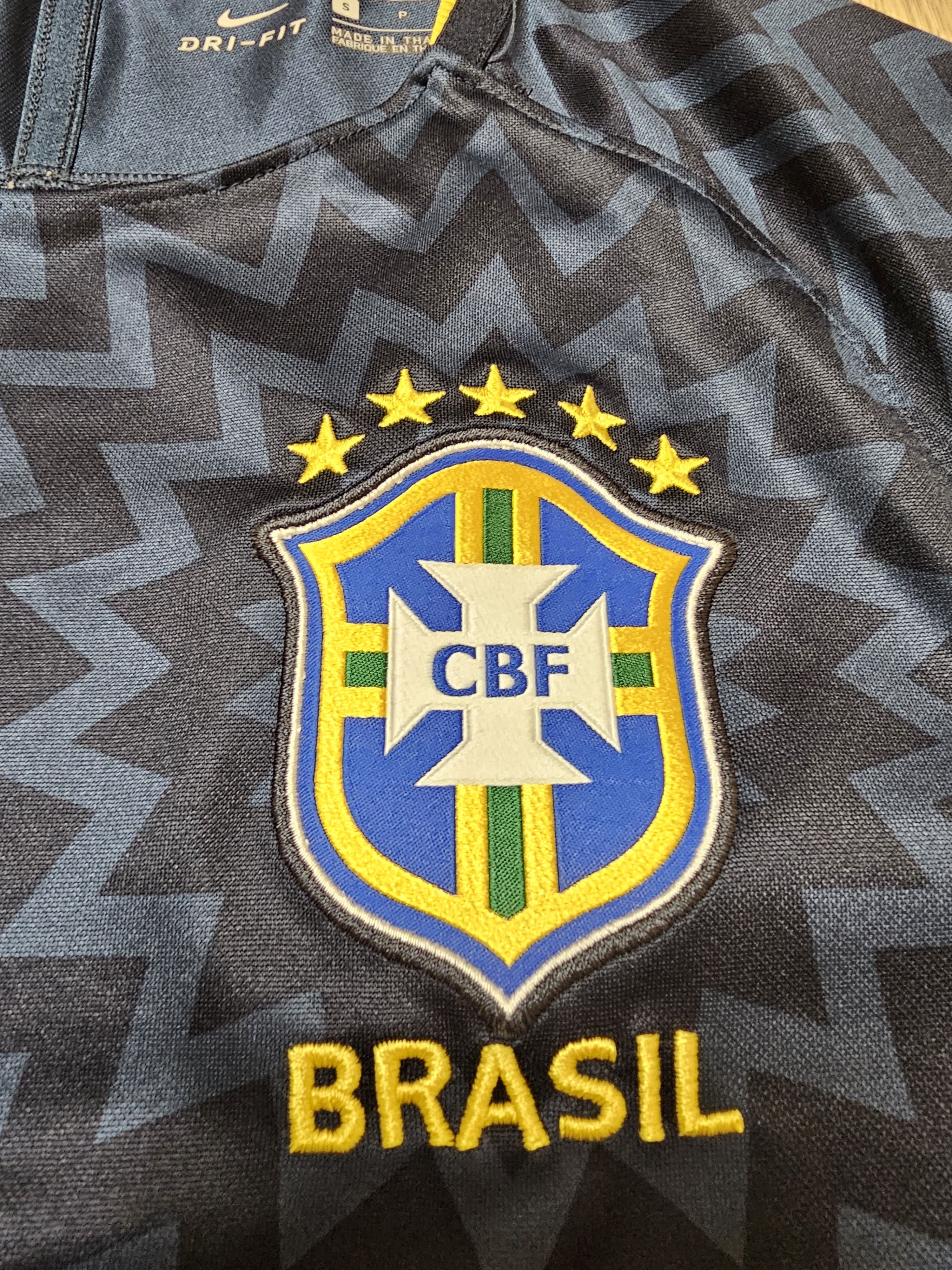 Nike BRAZIL 2018 TRAINING FOOTBALL SHIRT SOCCER JERSEY Size US S / EU 44-46 / 1 - 4 Thumbnail