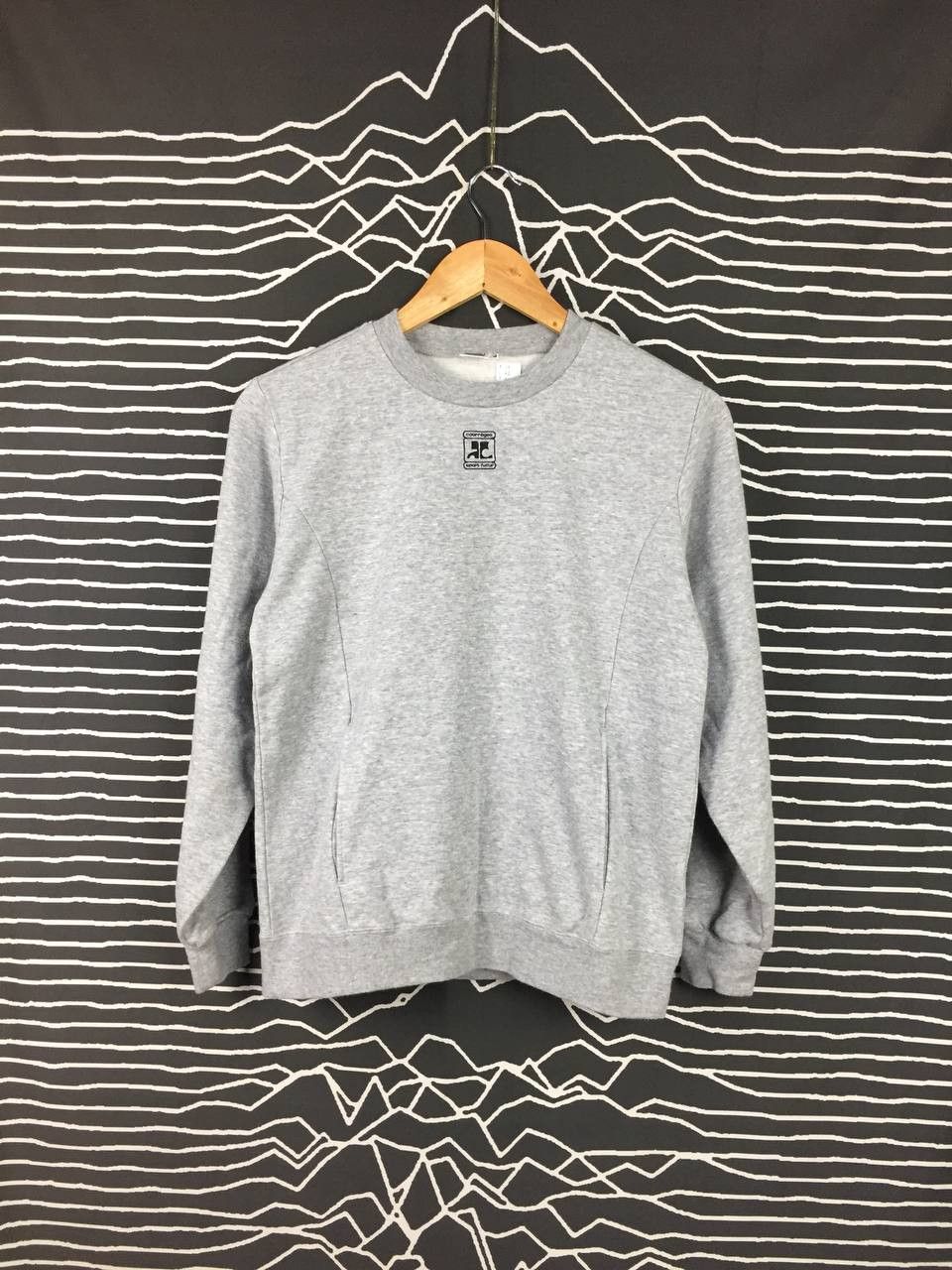 Courreges Vtg Courreges Sport Futur Embroidered Logo Sweatshirt Size US S / EU 44-46 / 1 - 1 Thumbnail