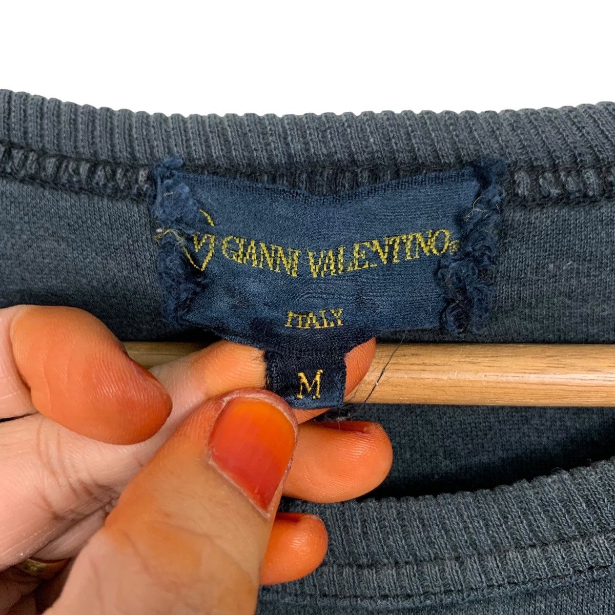 Gianni Valentino 90’s GIANNI VALENTINO Faded Black Sweatshirt #3569-C163 Size US M / EU 48-50 / 2 - 9 Thumbnail