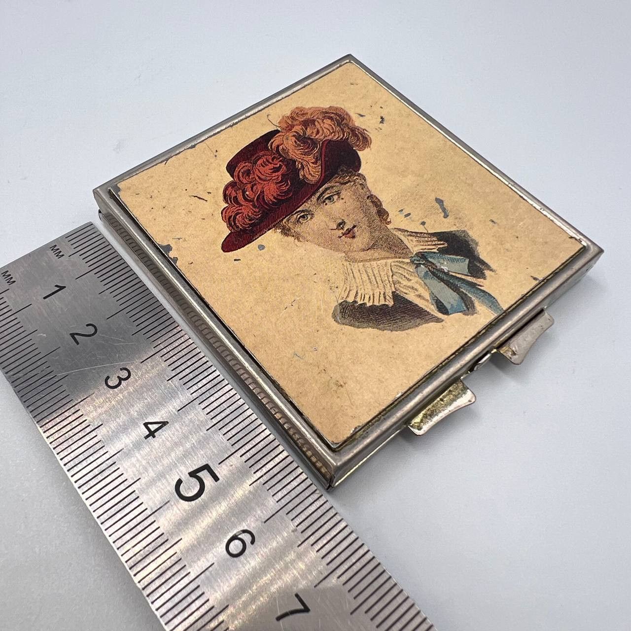 Vintage Victorian Lady Compact Powder Box Mirror Silver Plated Size ONE SIZE - 7 Thumbnail