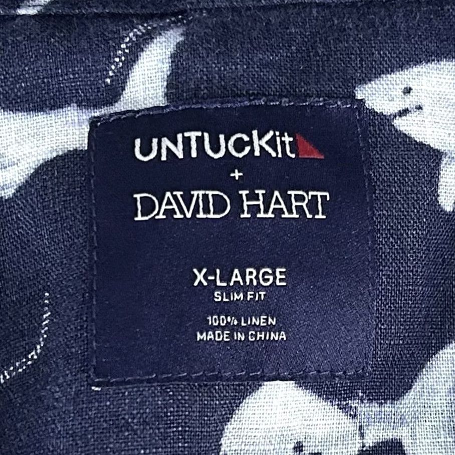 UNTUCKit UNTUCKit x David Hart XL Slim Fit Shirt 100% Linen Sharks Allover Short Sleeve Blue Linen Button-Up Mens Regular XS? Wait - No. Size US XL / EU 56 / 4 - 3 Thumbnail