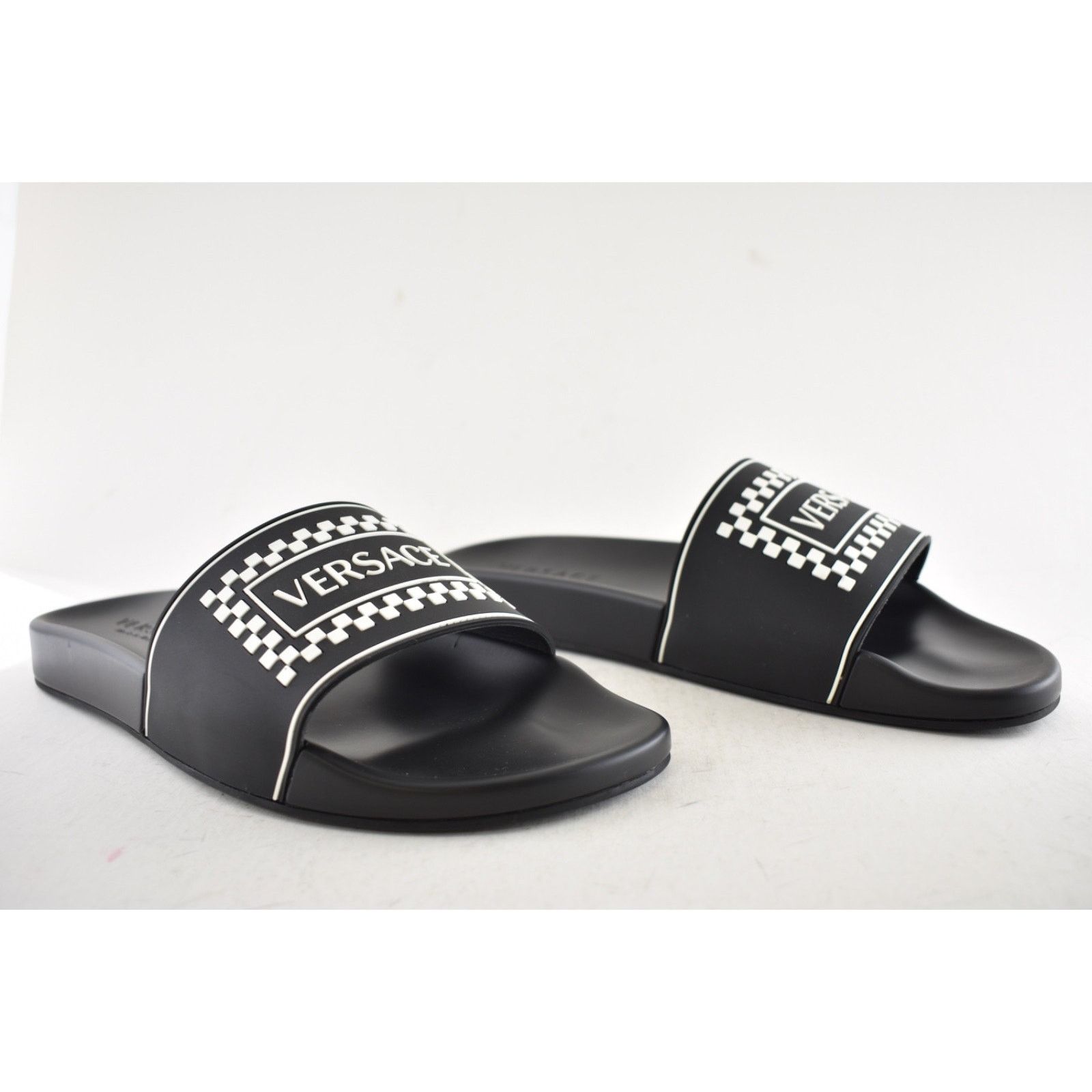 Versace Versace Black White 90s Logo Rubber Pool Slide 44 11 Size US 11 / EU 44 - 4 Thumbnail