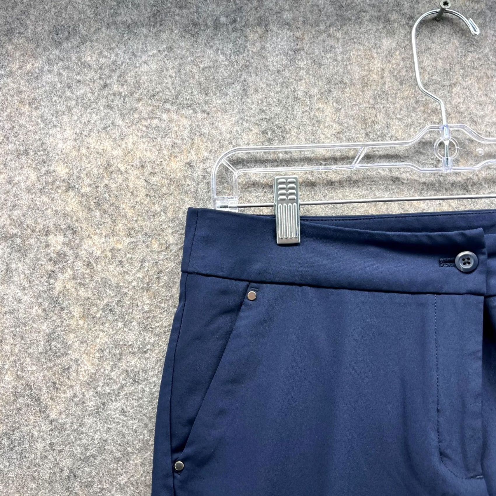 Vintage Greg Norman Shorts Women 6 Blue Navy Chino Pleated Polyester Spandex Golf Size 28" / US 6 / IT 42 - 3 Thumbnail