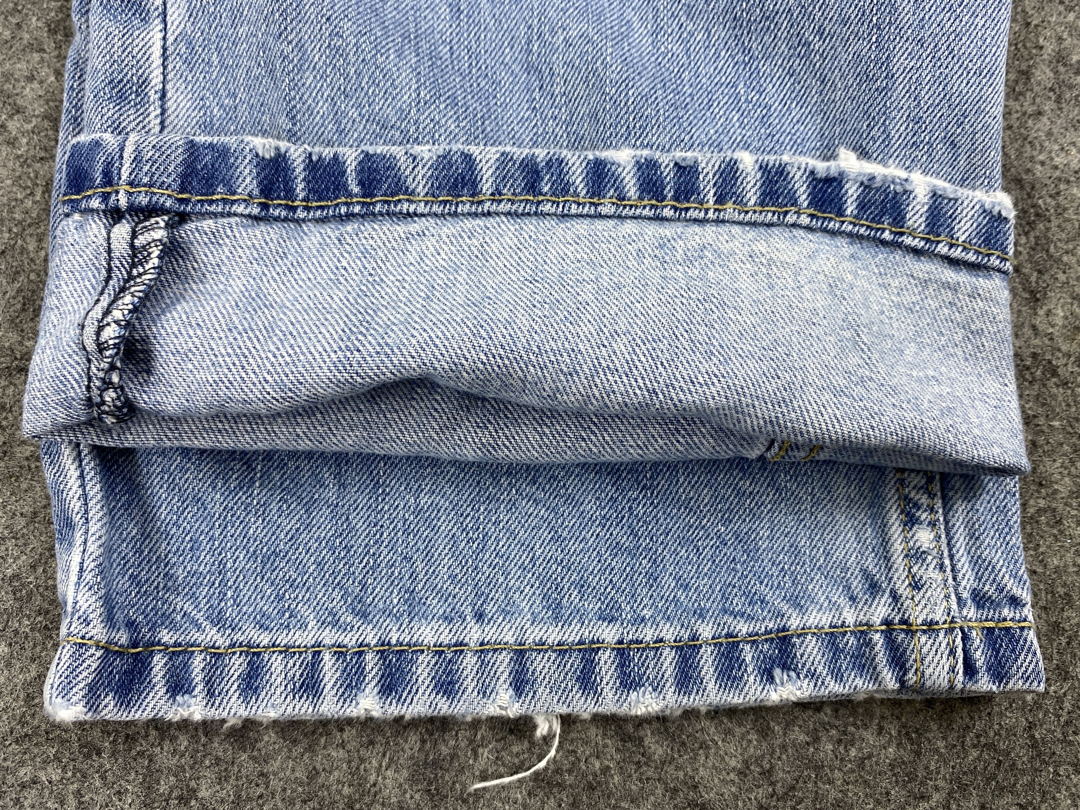 Japanese Brand Mid Blue Vintage Levi's 505 Jeans 33x29.5 Denim -SJ031 Size US 33 - 11 Thumbnail