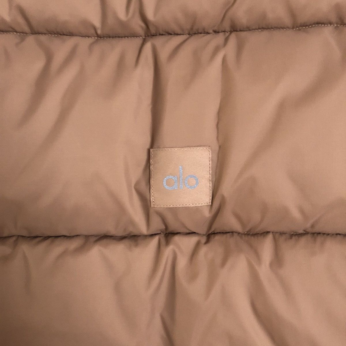 Alo Alo Yoga Gold Rush Puffer Toasted Almond M Size M / US 6-8 / IT 42-44 - 7 Thumbnail