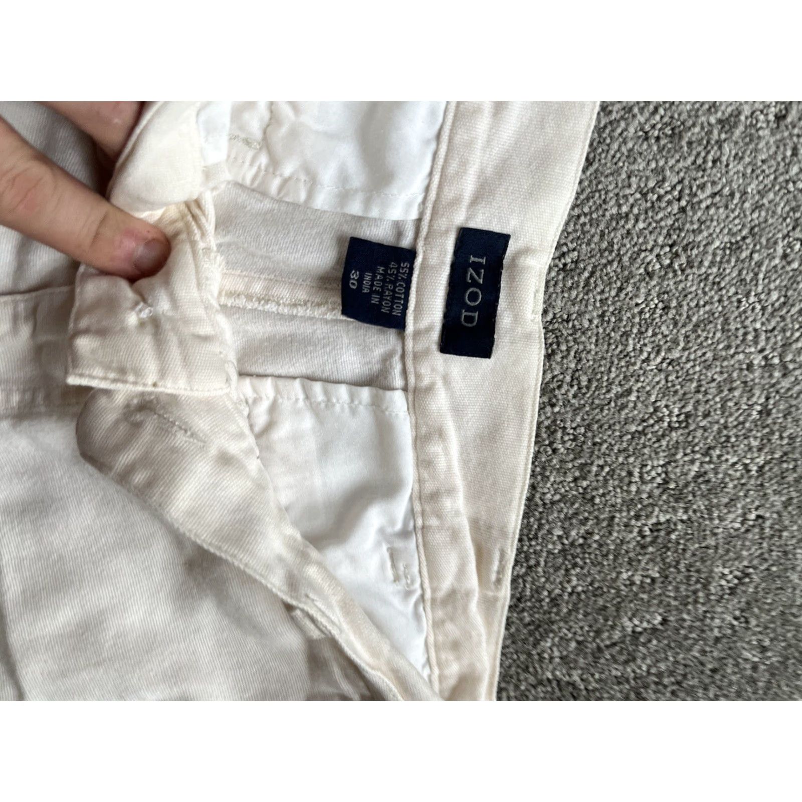 Izod IZOD Cargo Shorts Mens Size 30 Flat Front Ivory White Cotton Casual Belt Loops 9 Inseam Regular Fit All Seasons Mens Size US 30 / EU 46 - 3 Thumbnail