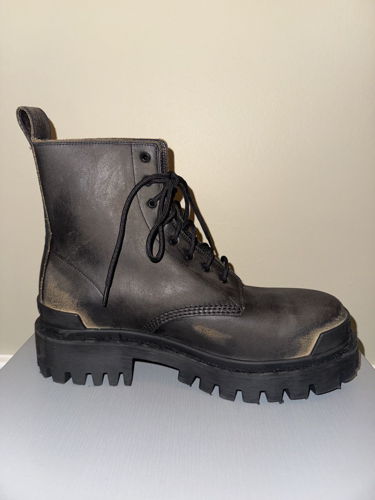 Balenciaga Strike Boots (Worn Out Leather) Size US 9 / EU 42 - 6 Thumbnail