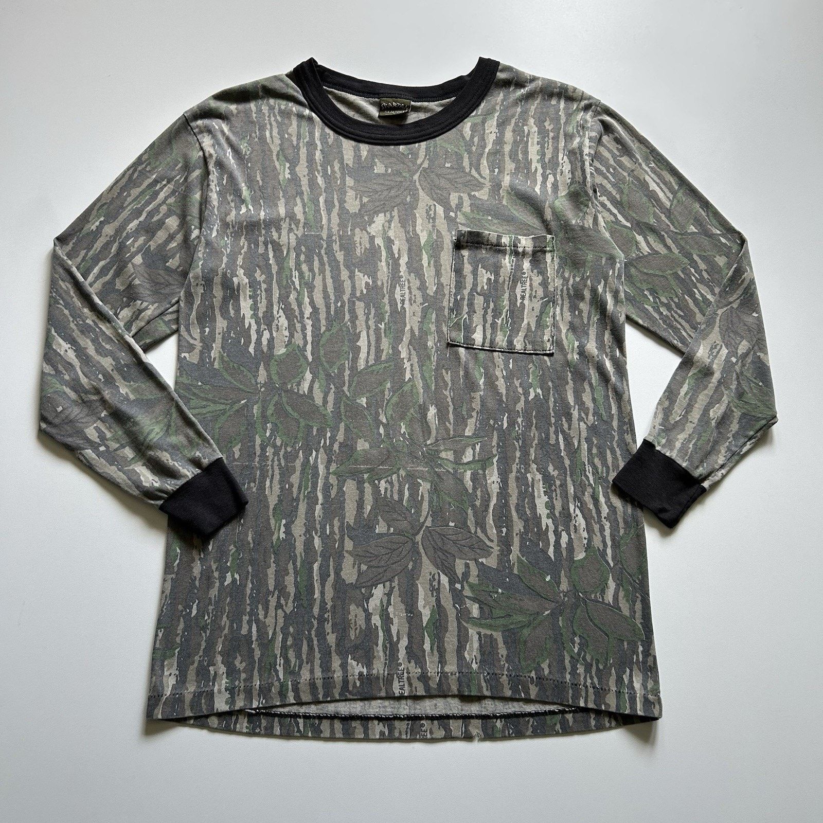 Realtree Vintage 90s Realtree Camo Pocket T Shirt Large Made In USA Size US L / EU 52-54 / 3 - 1 Thumbnail