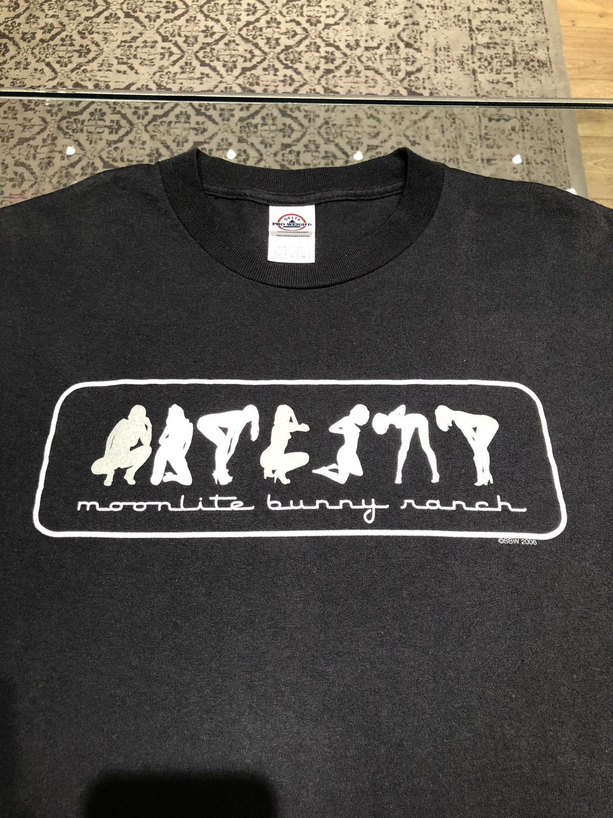 Delta Moonlite Bunny Ranch SBW©️2006 T-Shirt Size US XL / EU 56 / 4 - 4 Thumbnail