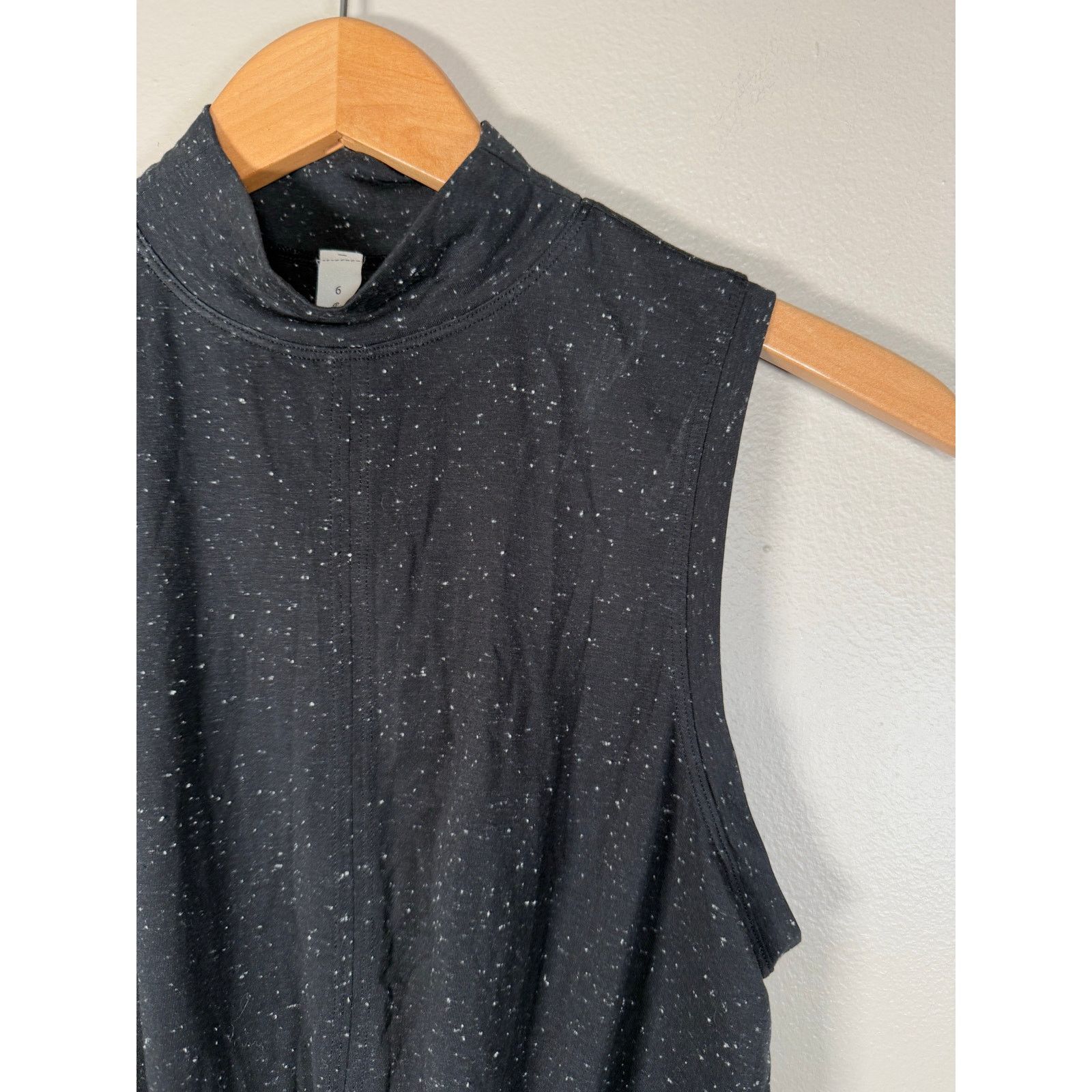 Lululemon NWOT Lululemon Time to Restore Mock Neck Tank size 6 Size M / US 6-8 / IT 42-44 - 8 Thumbnail
