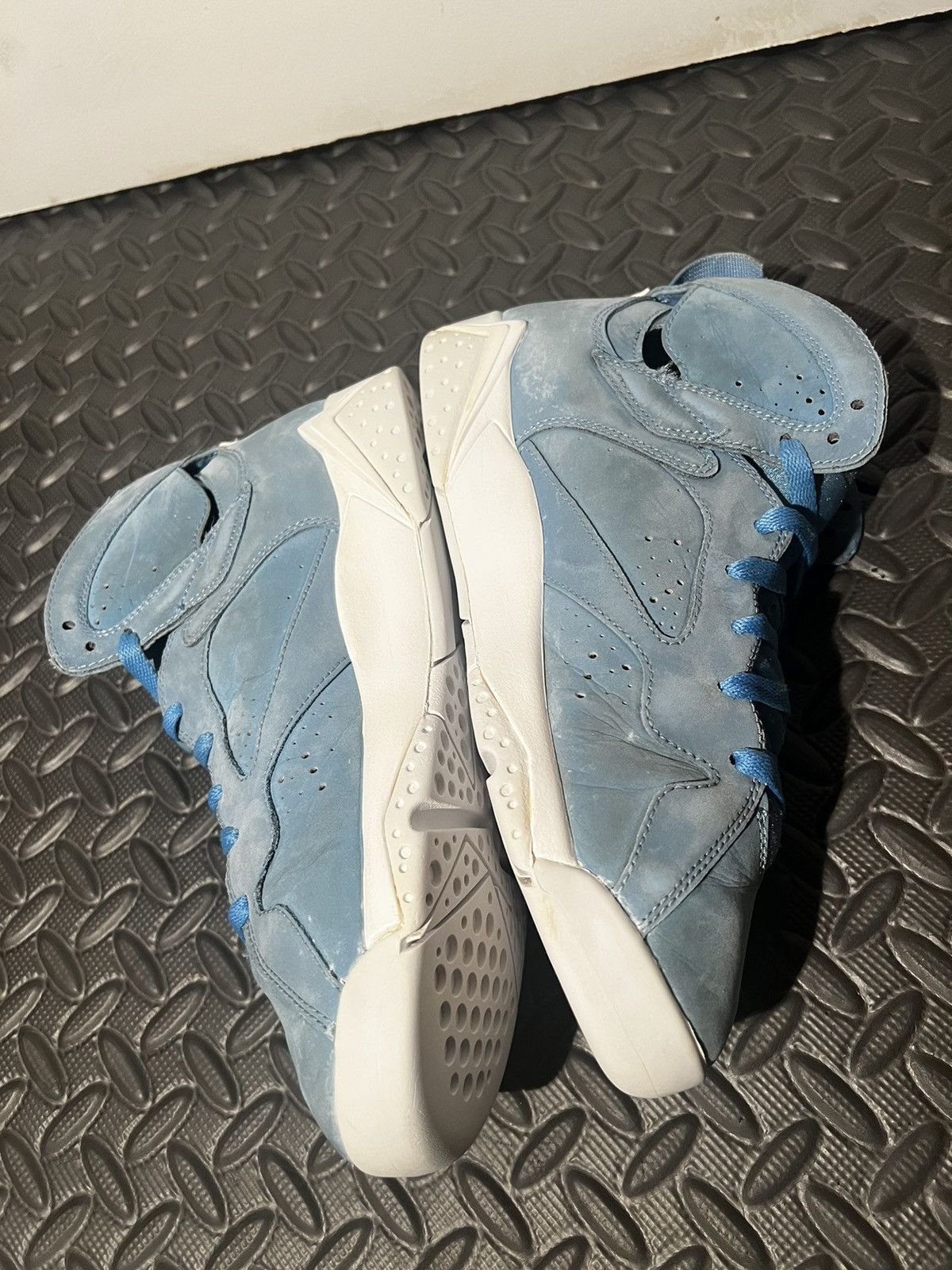 Jordan Brand Air Jordan 7 Retro Pantone Blue size 7 UNC shoes Size US 7 / EU 40 - 6 Thumbnail