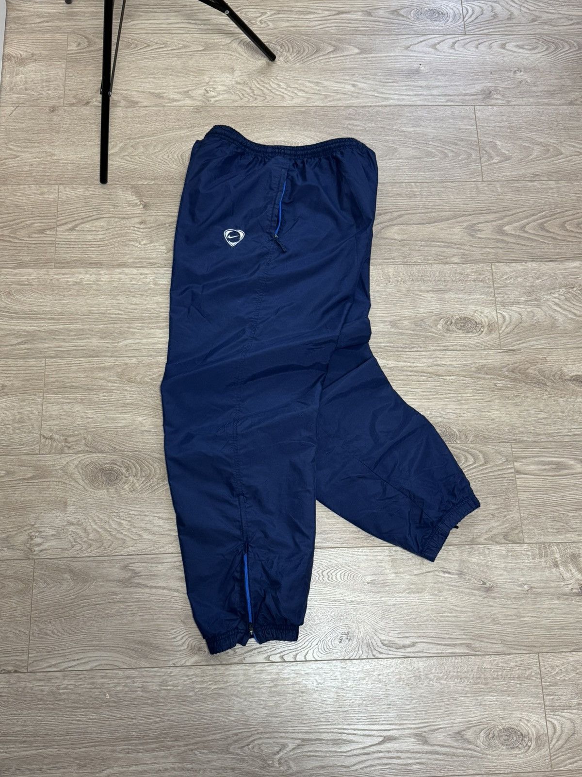 Nike Vintage Nike Nylon Y2K baggy pants navy men’s XL size Size US 34 / EU 50 - 2 Thumbnail