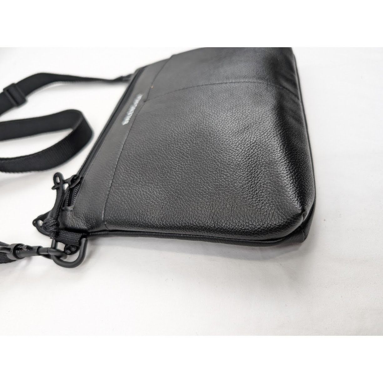 Balenciaga o1rshd1 Size: OS / Calf Grained Explore Crossbody Flat Pouch Size ONE SIZE - 4 Thumbnail