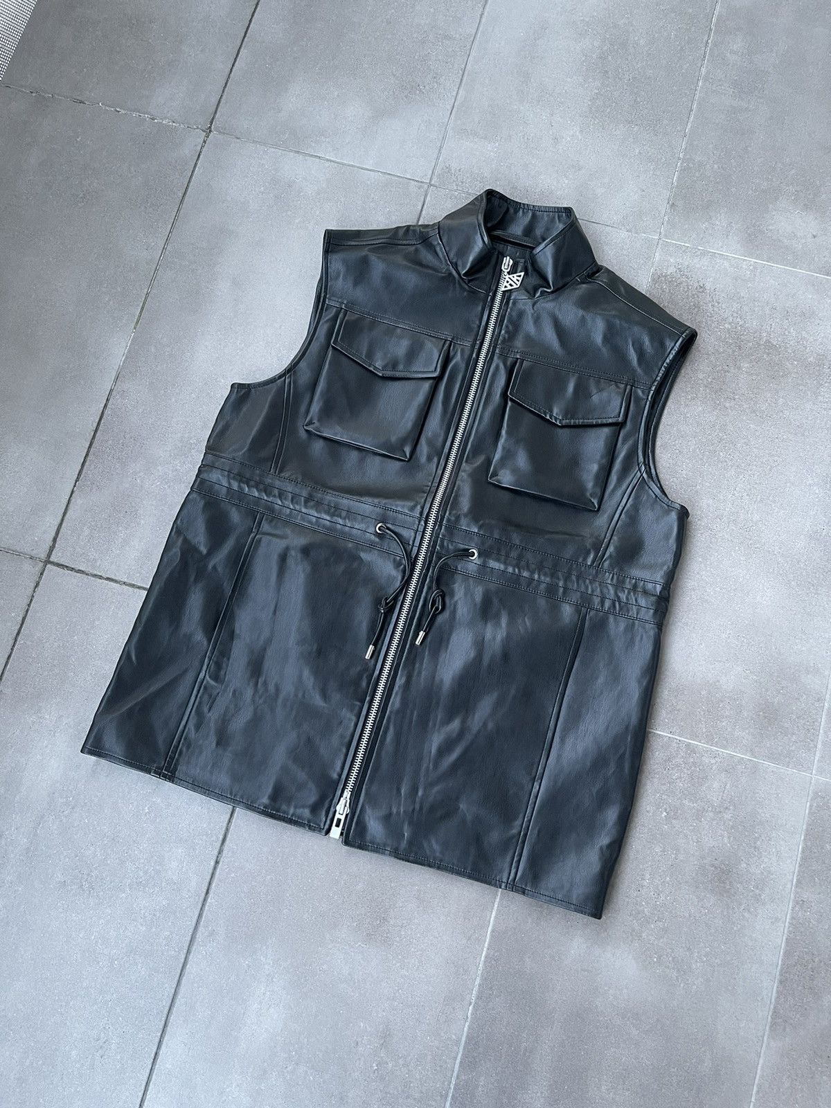 Han Kjobenhavn !DS! FW22 Han Kjobenhavn Desk Zip Up Cargo Vest Size L / US 10 / IT 46 - 9 Thumbnail