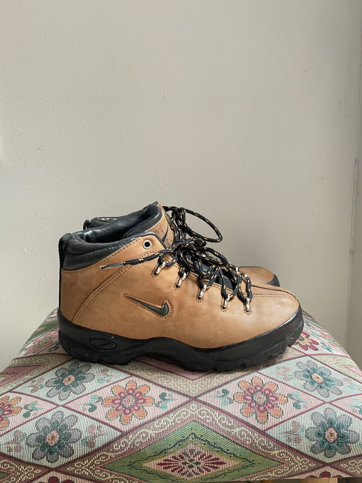 Nike ACG Air Gimli Hiking Shoes 1998 - Main Image