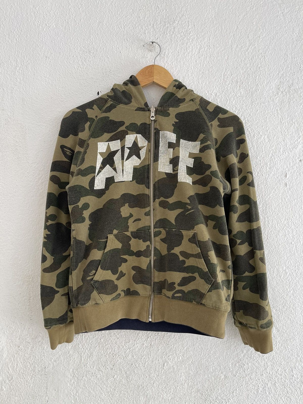 Bape Apee Neon Camo Reversible Hoodie Size S / US 4 / IT 40 - 3 Thumbnail