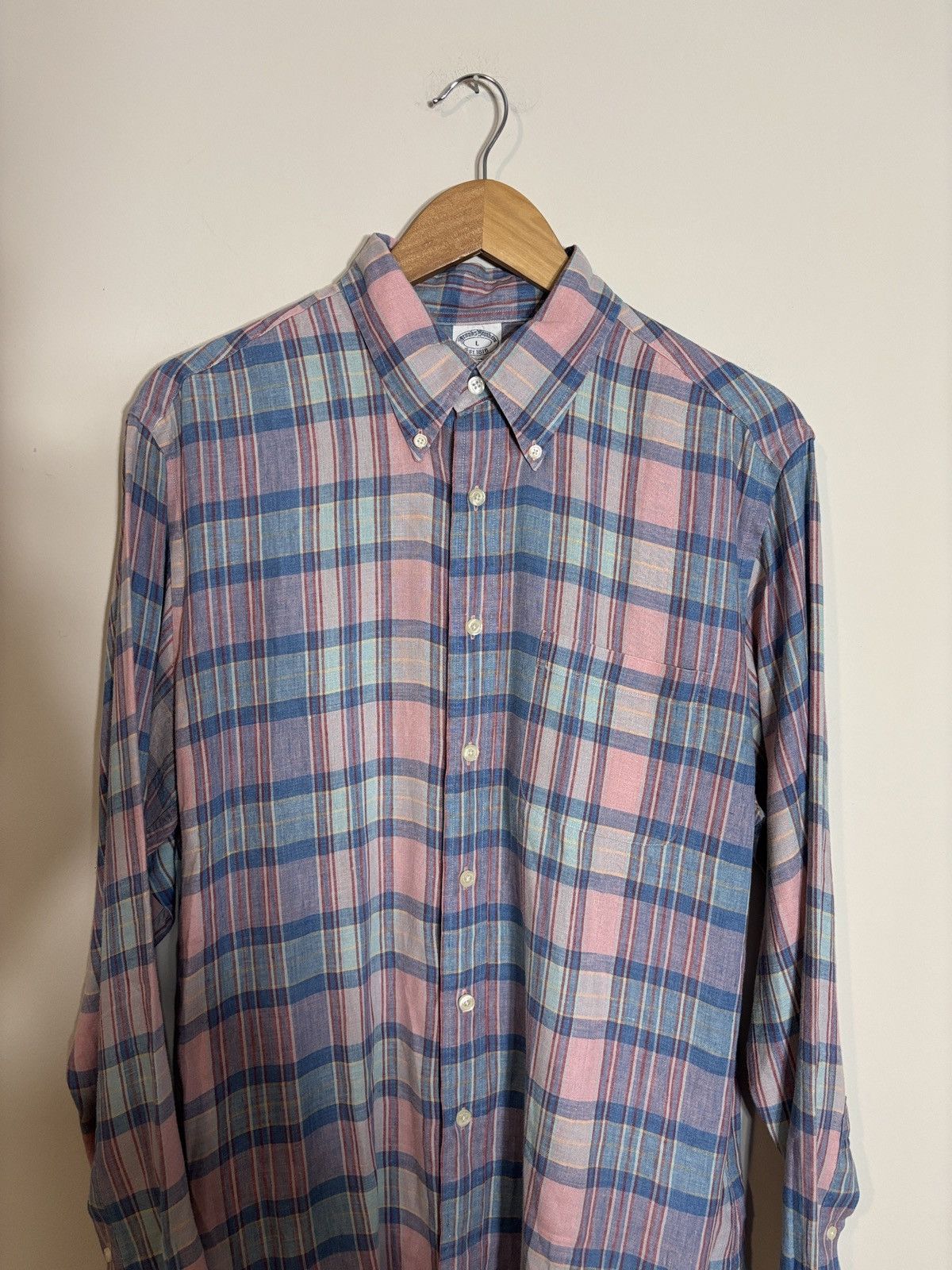 Brooks Brothers Brooks Brothers Regent Irish Linen Button Down Shirt Large Size US L / EU 52-54 / 3 - 1 Thumbnail