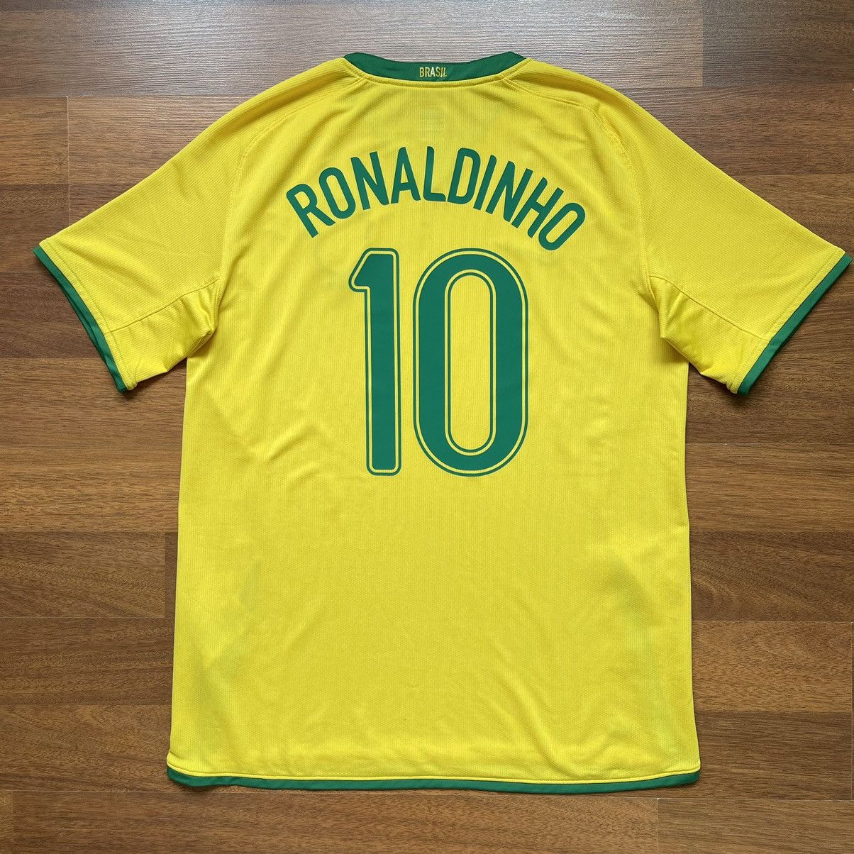 image of Brazil Nike 2008/2009 Football Home Jersey 10 Ronaldinho in Yellow, Men's (Size Large)