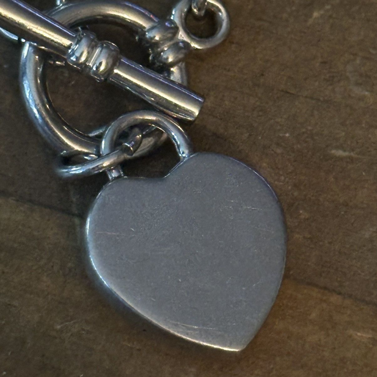 Other Chunky silver tone heart charm toggle bracelet Size ONE SIZE - 4 Thumbnail