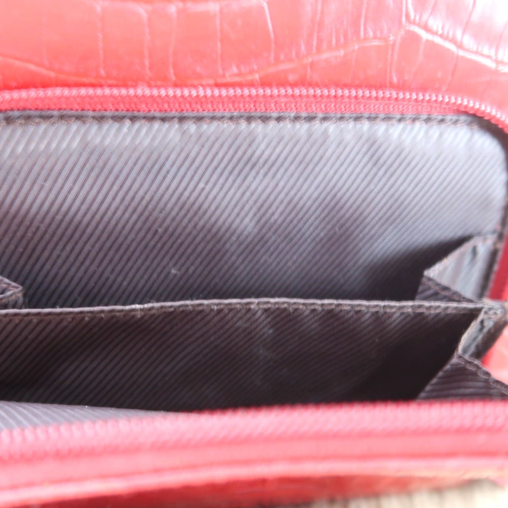 Vintage L. Erickson Red Faux Patent Croc Leather Backpack Purse Woman Small Zip Croc Embossed BackPack Casual Womens Red 9x11x4 Size ONE SIZE - 6 Thumbnail