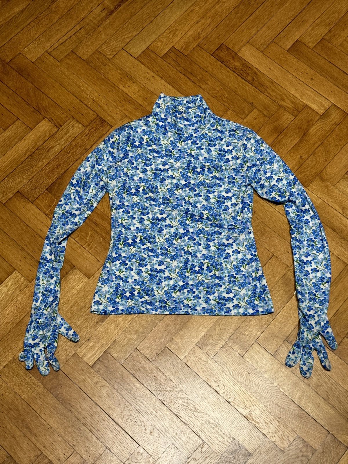 Vetements Vetements SS20 Glove Top Size L / US 10 / IT 46 - 1 Thumbnail