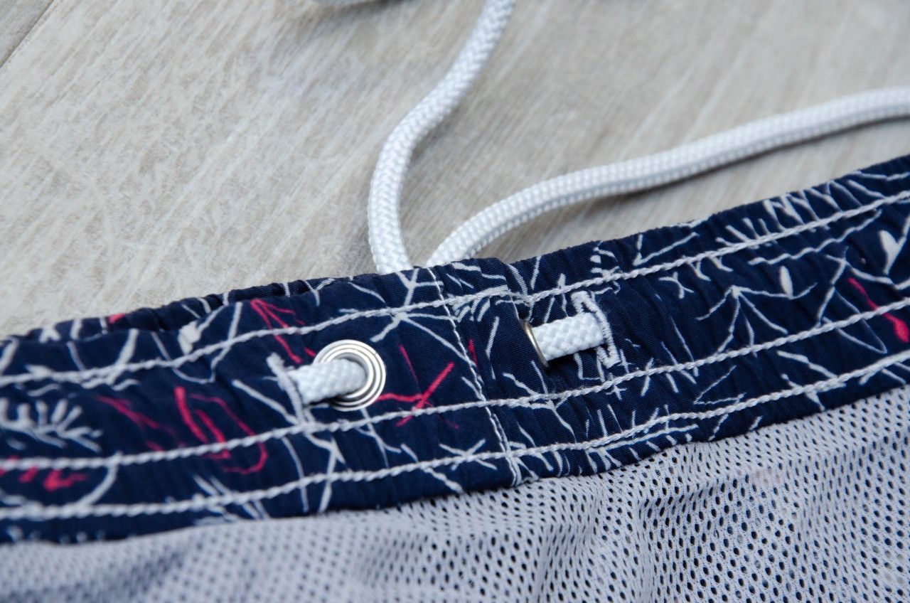 Lacoste Lacoste men's swim shorts. Size S FREE SHIPPING Size US 26 / EU 42 - 6 Thumbnail