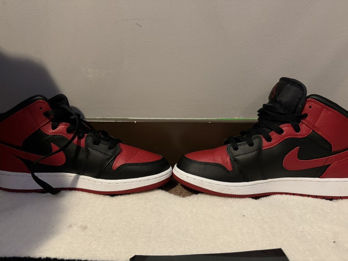 Jordan Brand Jordan 1 Banned Mid Size US 7 / EU 40 - 2 Thumbnail