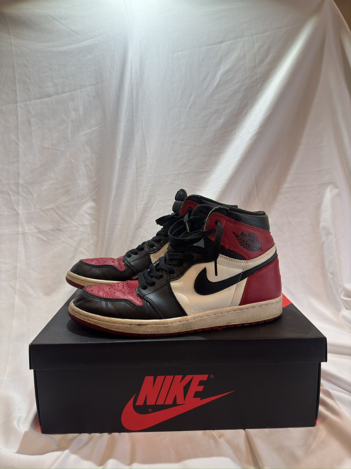 Jordan Brand Jordan 1 High Bred Toe 2018 Size US 10 / EU 43 - 6 Thumbnail