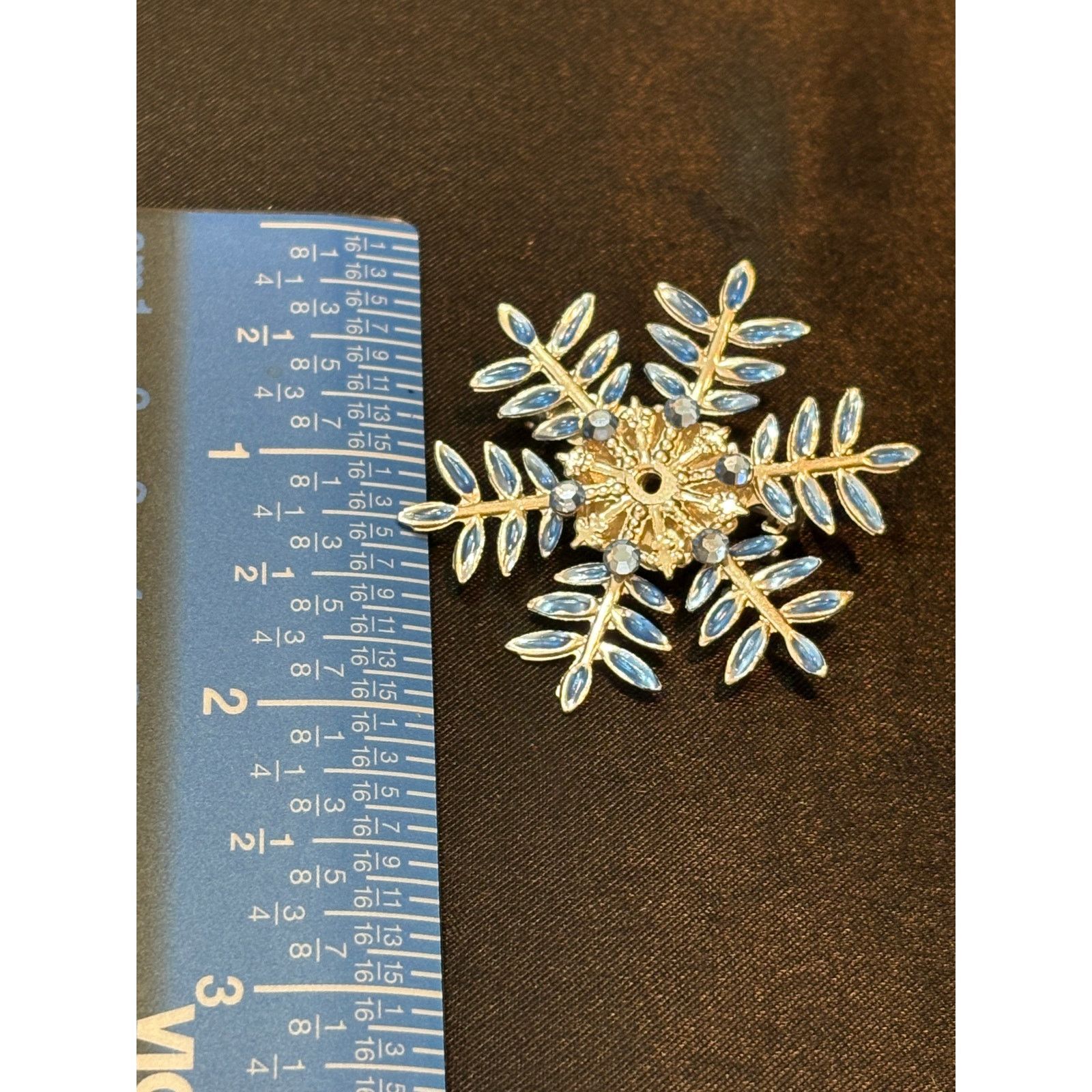 Other Vintage Unsigned Blue Rhinestone Snowflake Brooch 2” Size ONE SIZE - 4 Thumbnail