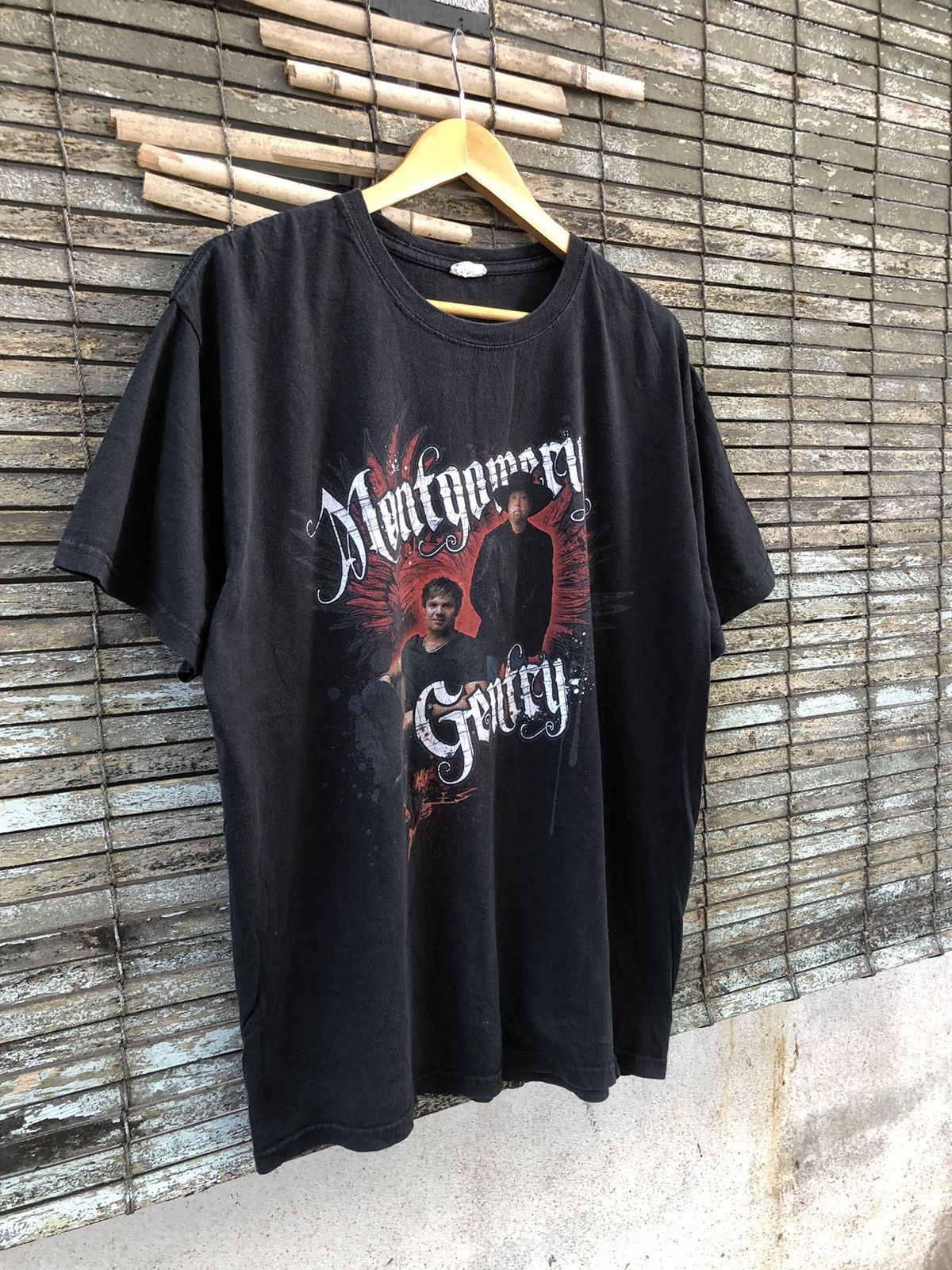 Band Tees × Vintage Vintage Y2K American Country Montgomery Gentry Tour Tee Size US XL / EU 56 / 4 - 2 Thumbnail