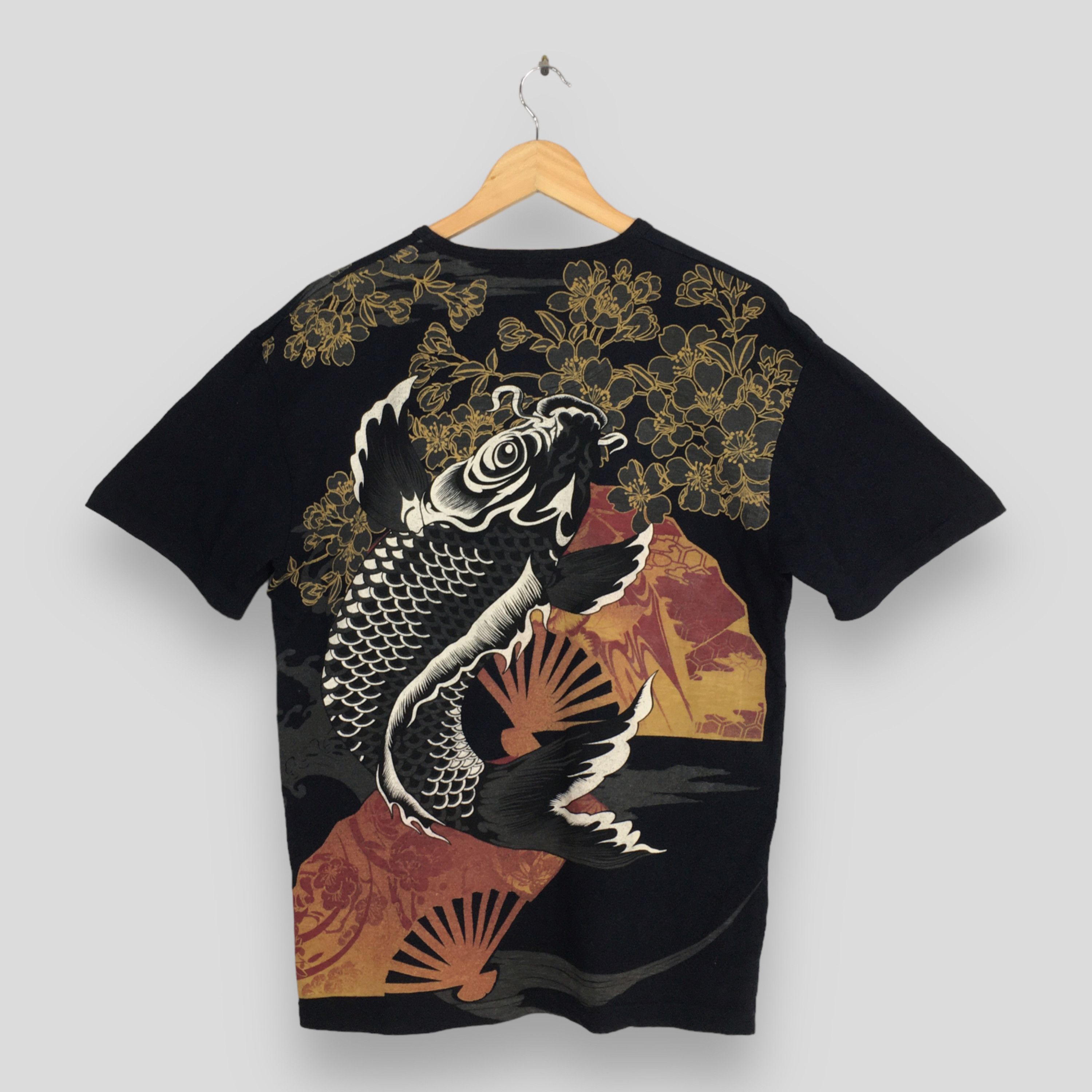 Japanese Brand Vintage Fish Koi Japanese Sukajan Black T shirt XLarge Size US XL / EU 56 / 4 - 7 Thumbnail