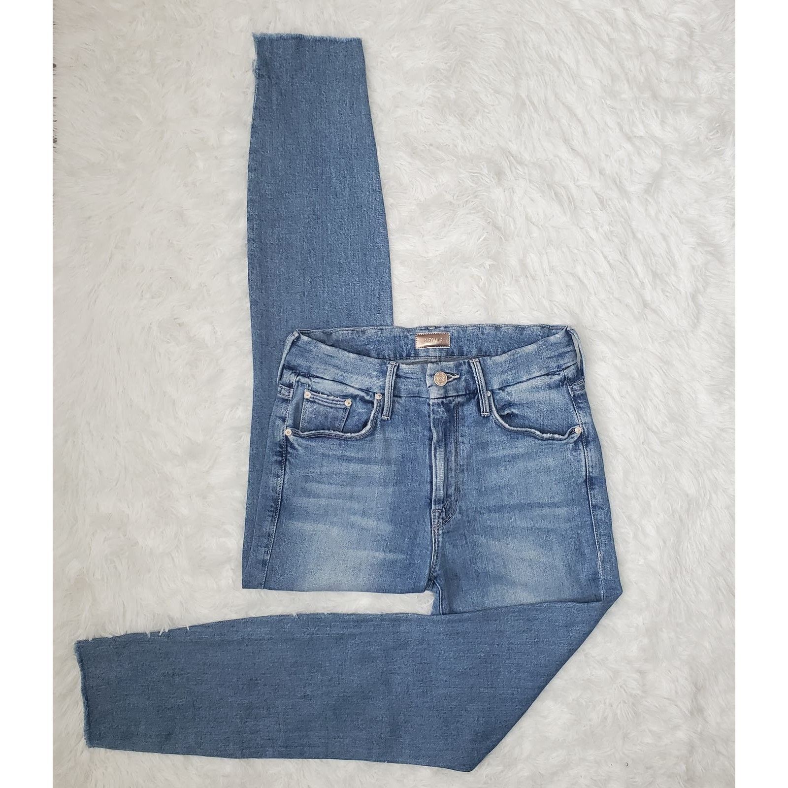 image of Mother Looker Ankle Step Fray Jeans 26 / 2 in Blue, Women's