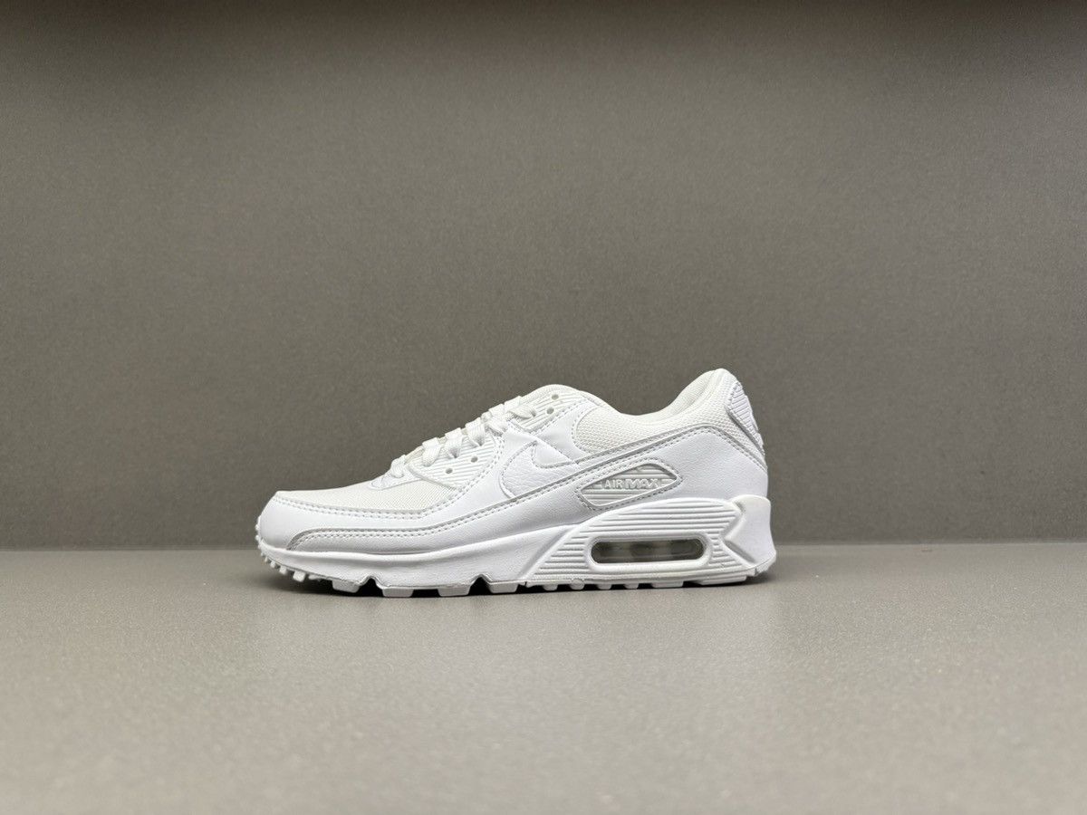 Nike Nike Air Max 90 Triple White 20022 Women’s Size US 9 / IT 39 - 5 Thumbnail