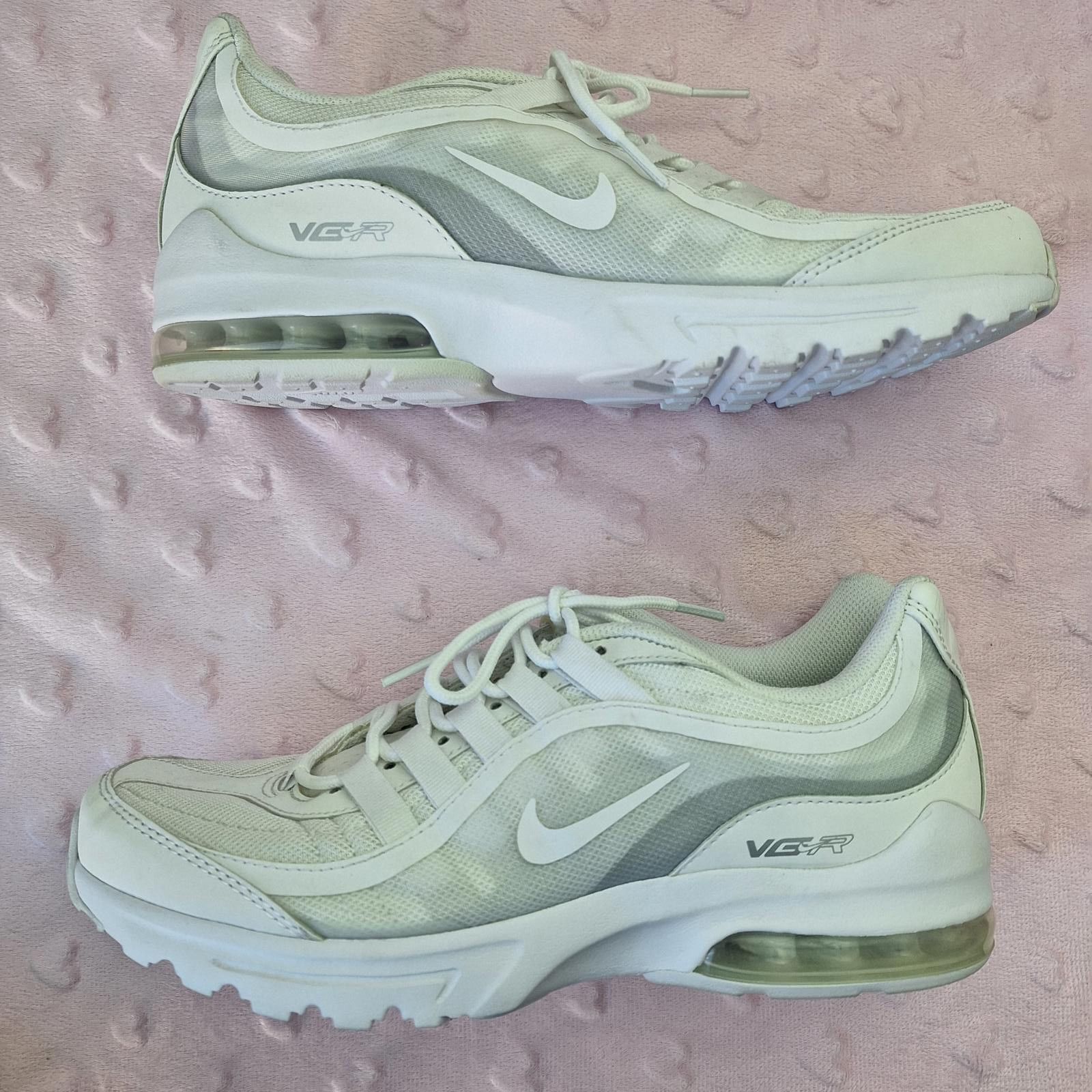 Nike NIKE Air Max VG-R Trainers Eur 41 M US 8, W 91/2 unisex Size US 9 / IT 39 - 2 Thumbnail