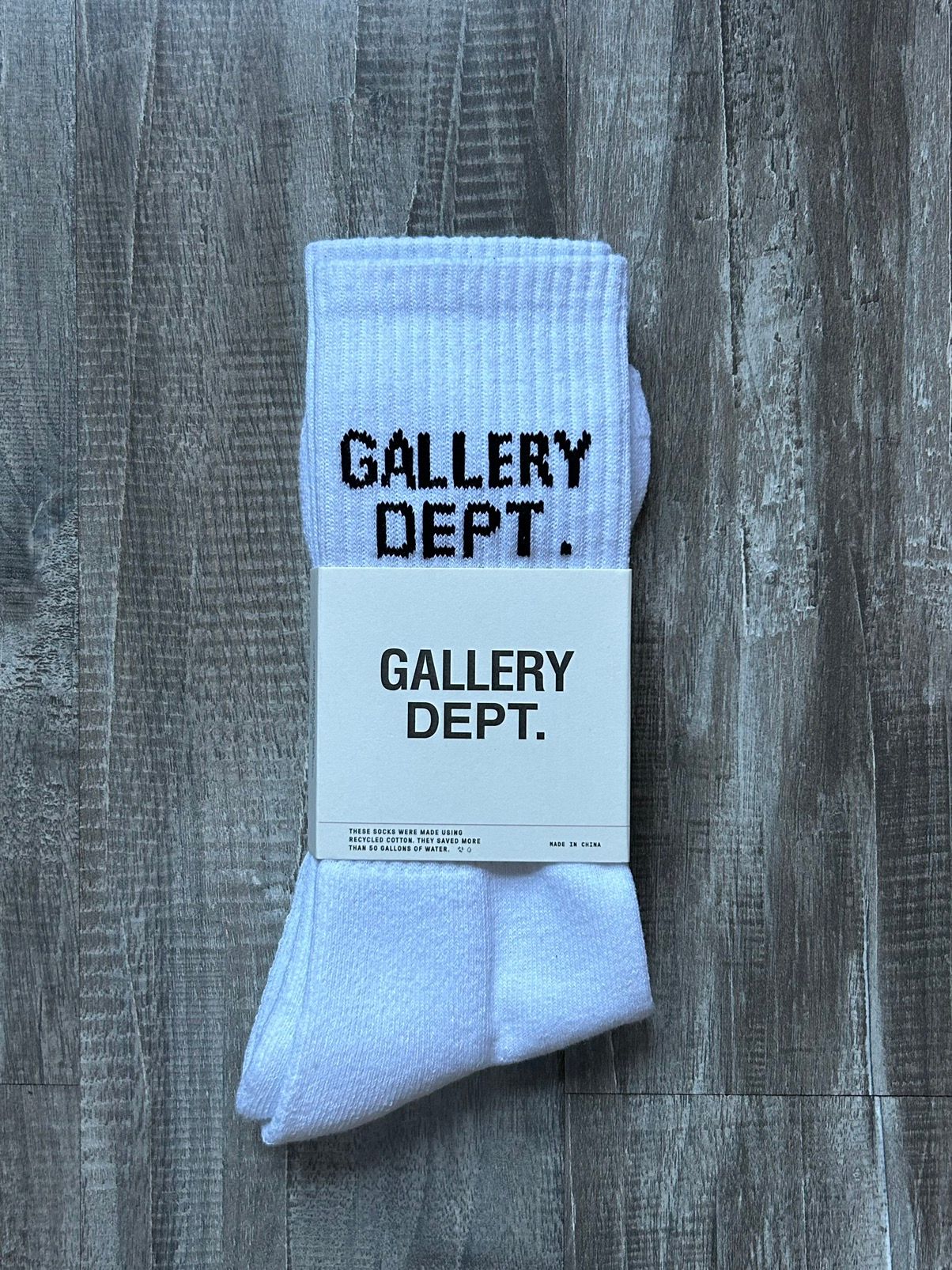Pre-owned Gallery Dept. Crew Socks In White