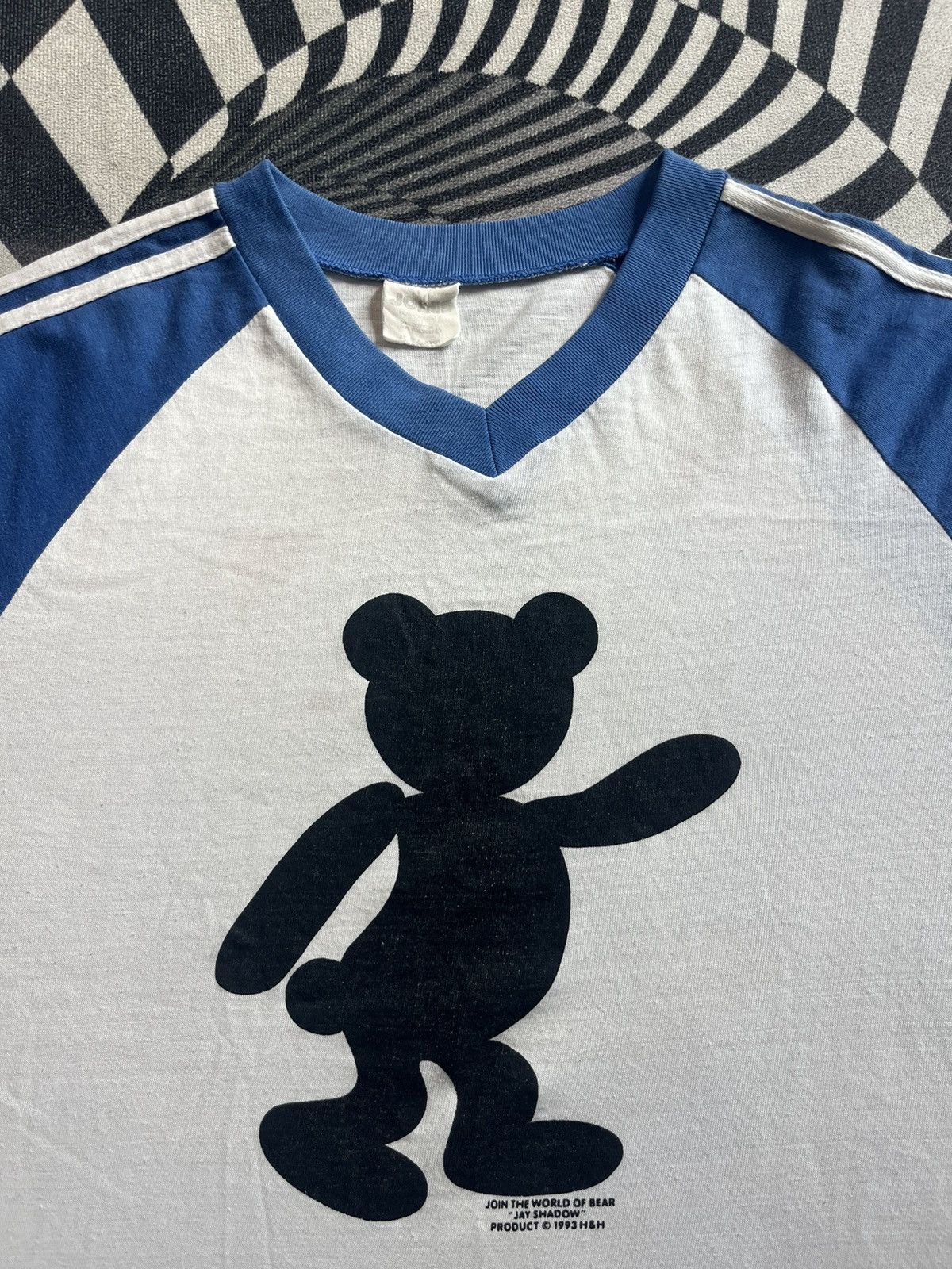 Arts & Science Vtg JOIN THE WORLD OF BEAR “ JAY SHADOW “ 1993’s V-neck Size US XL / EU 56 / 4 - 6 Thumbnail