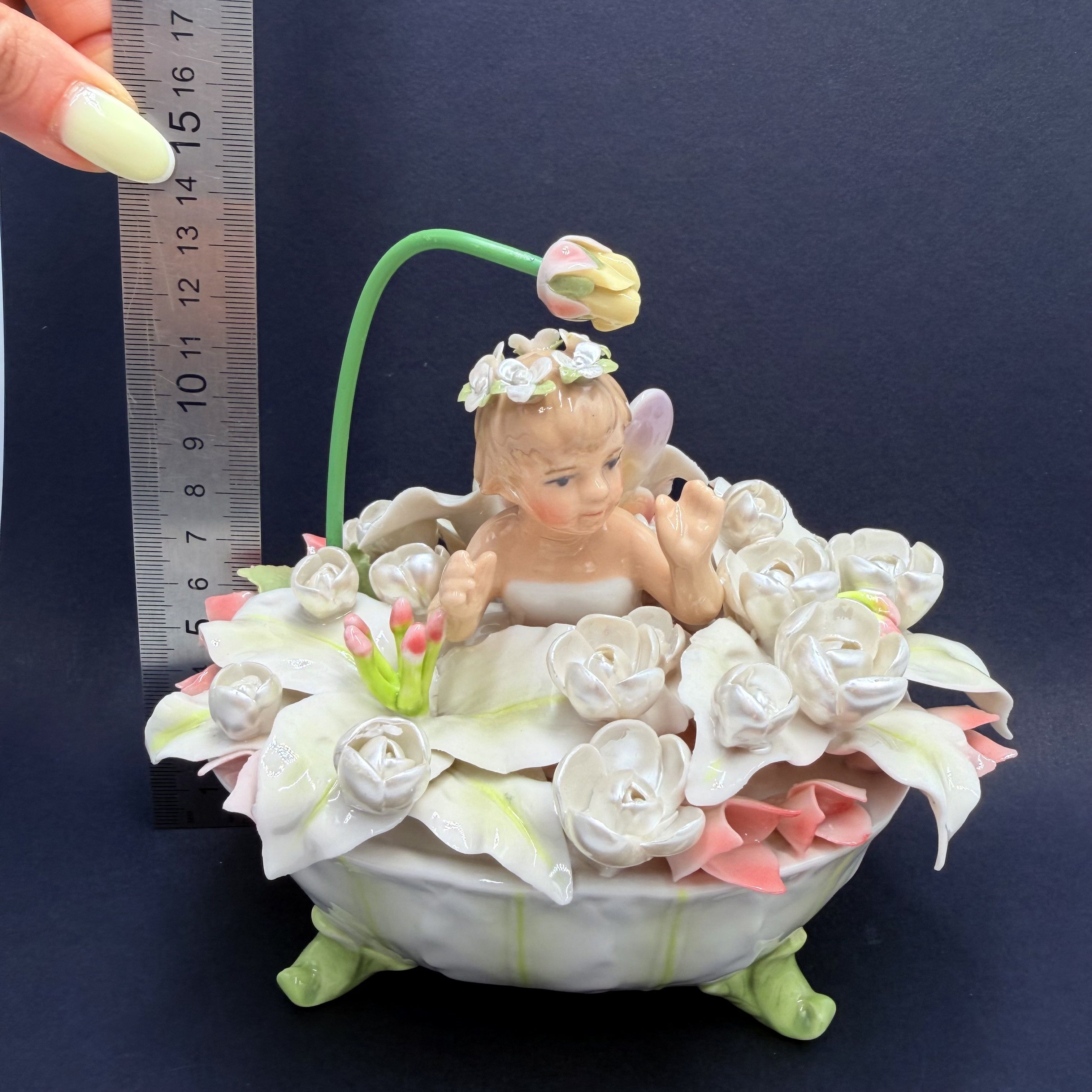 Vintage Pavone Musical Fairy Porcelain Flower Bath Music Box Size ONE SIZE - 4 Thumbnail